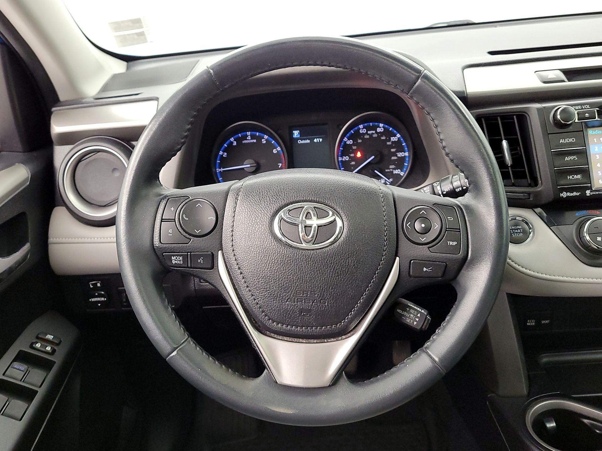 Thumbnail: 2017 Toyota RAV4 - 10