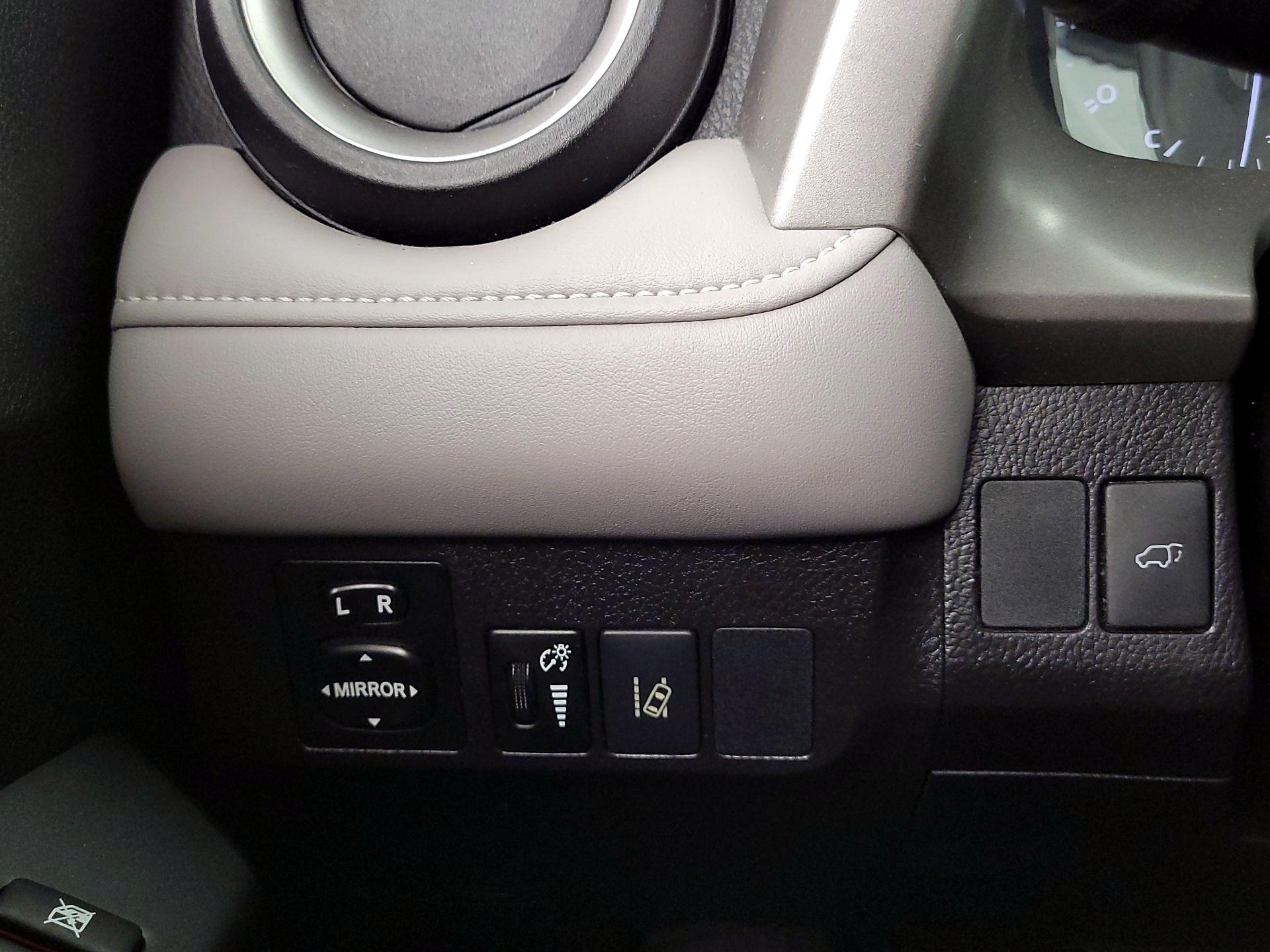 Thumbnail: 2017 Toyota RAV4 - 13