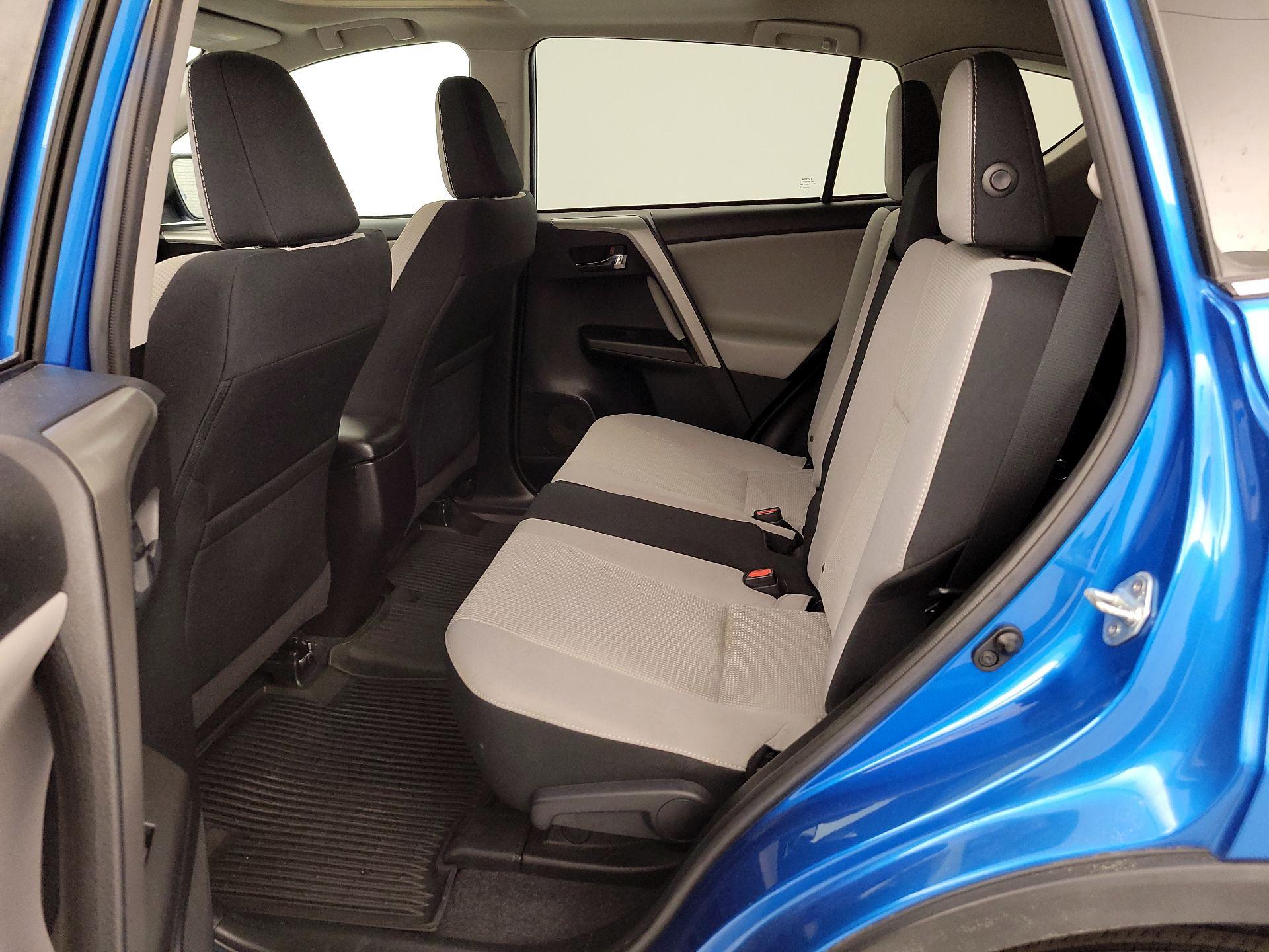 Thumbnail: 2017 Toyota RAV4 - 20