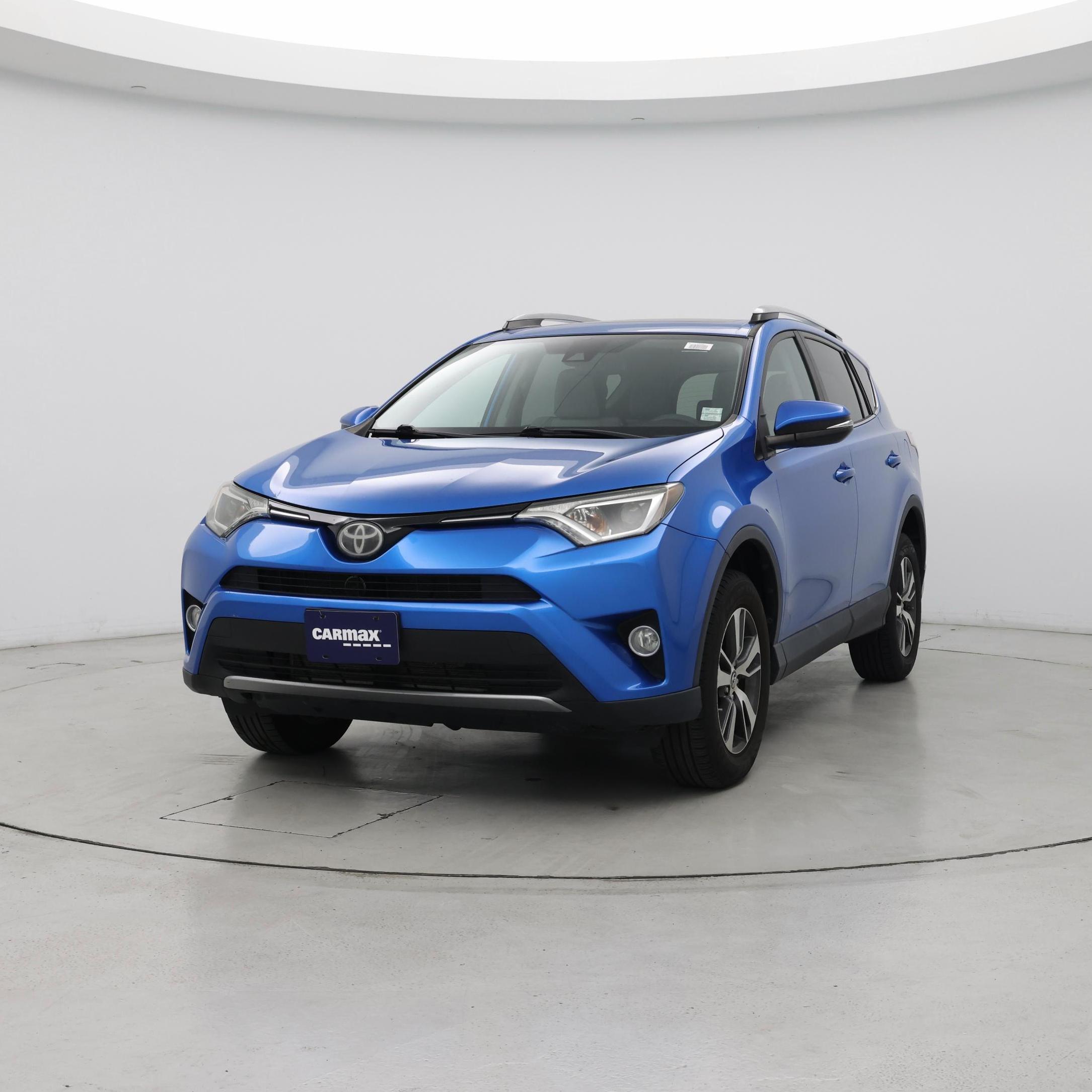 Thumbnail: 2017 Toyota RAV4 - 4