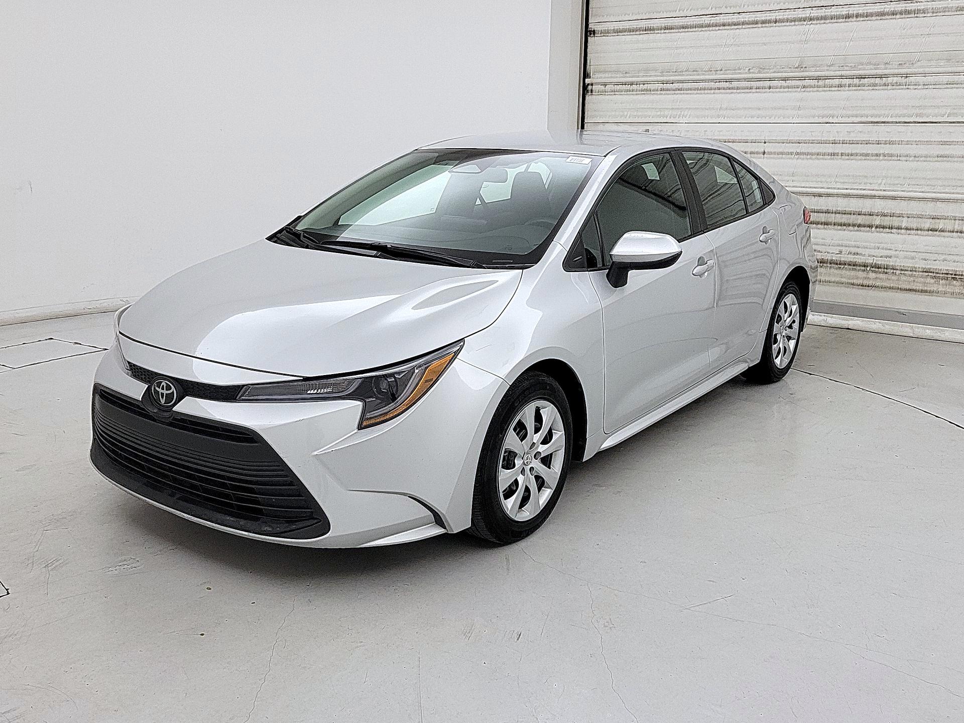 Thumbnail: 2024 Toyota Corolla - 3