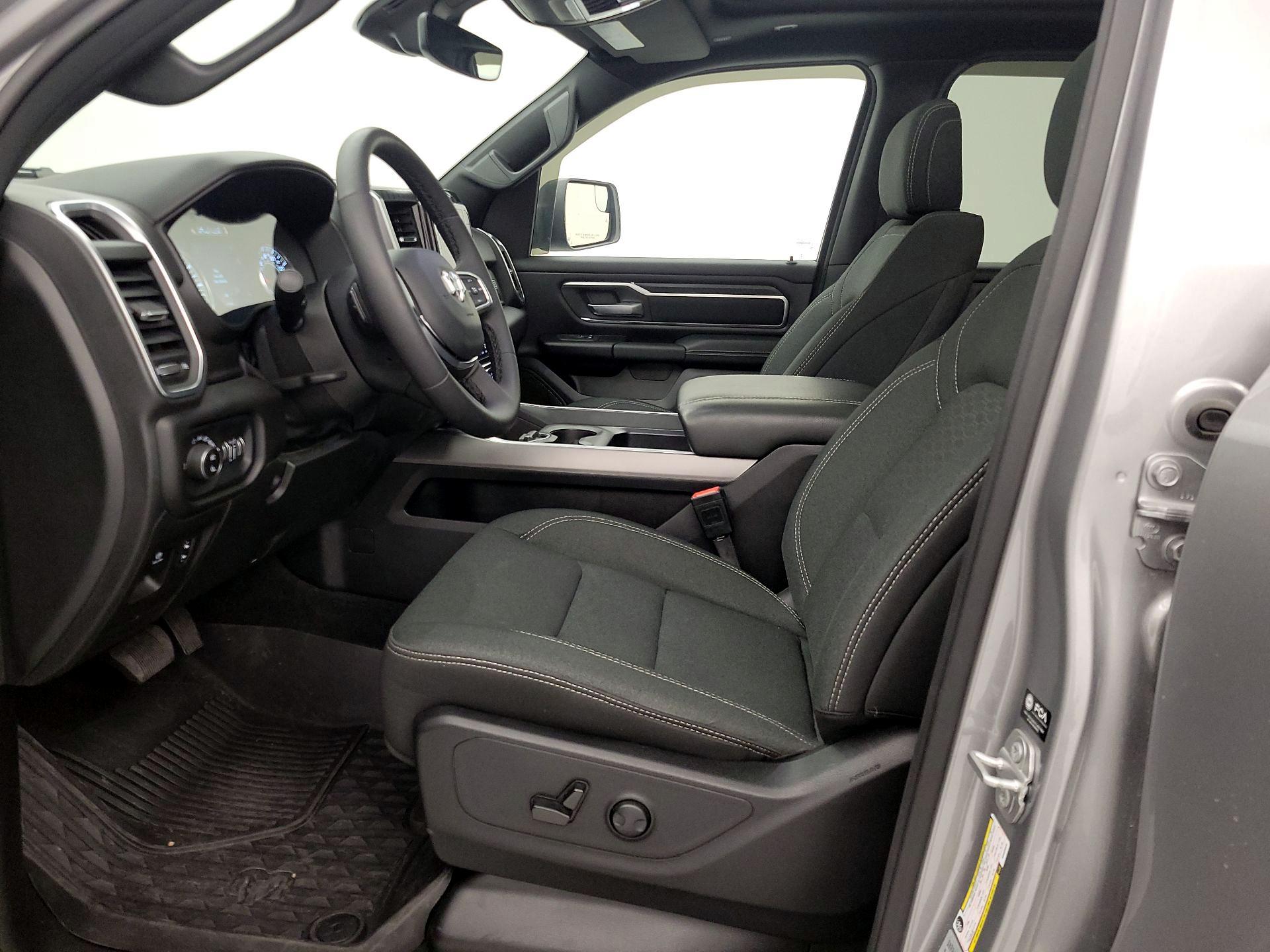 Thumbnail: 2025 RAM 1500 - 9