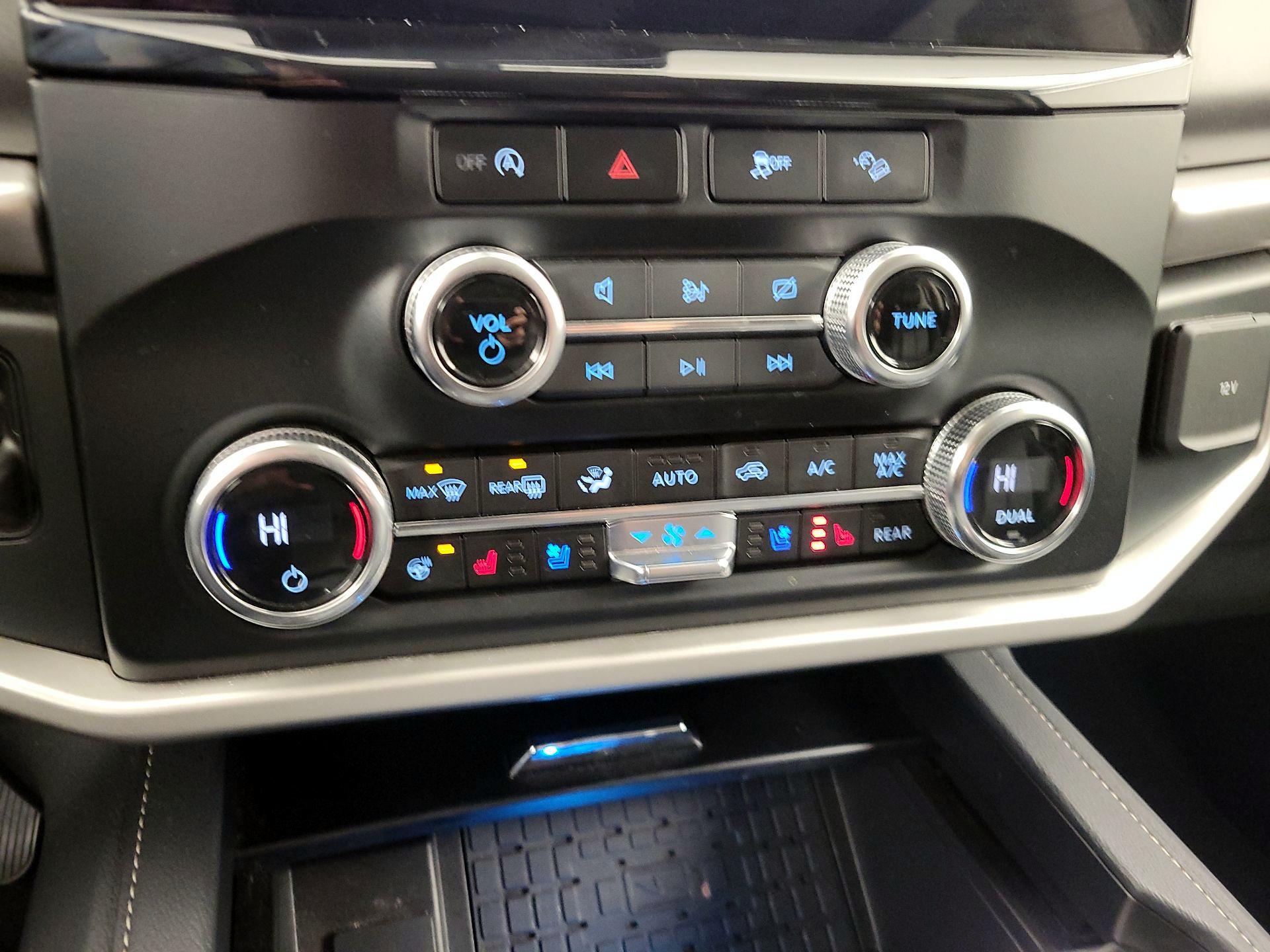 Thumbnail: 2024 Ford Expedition - 15