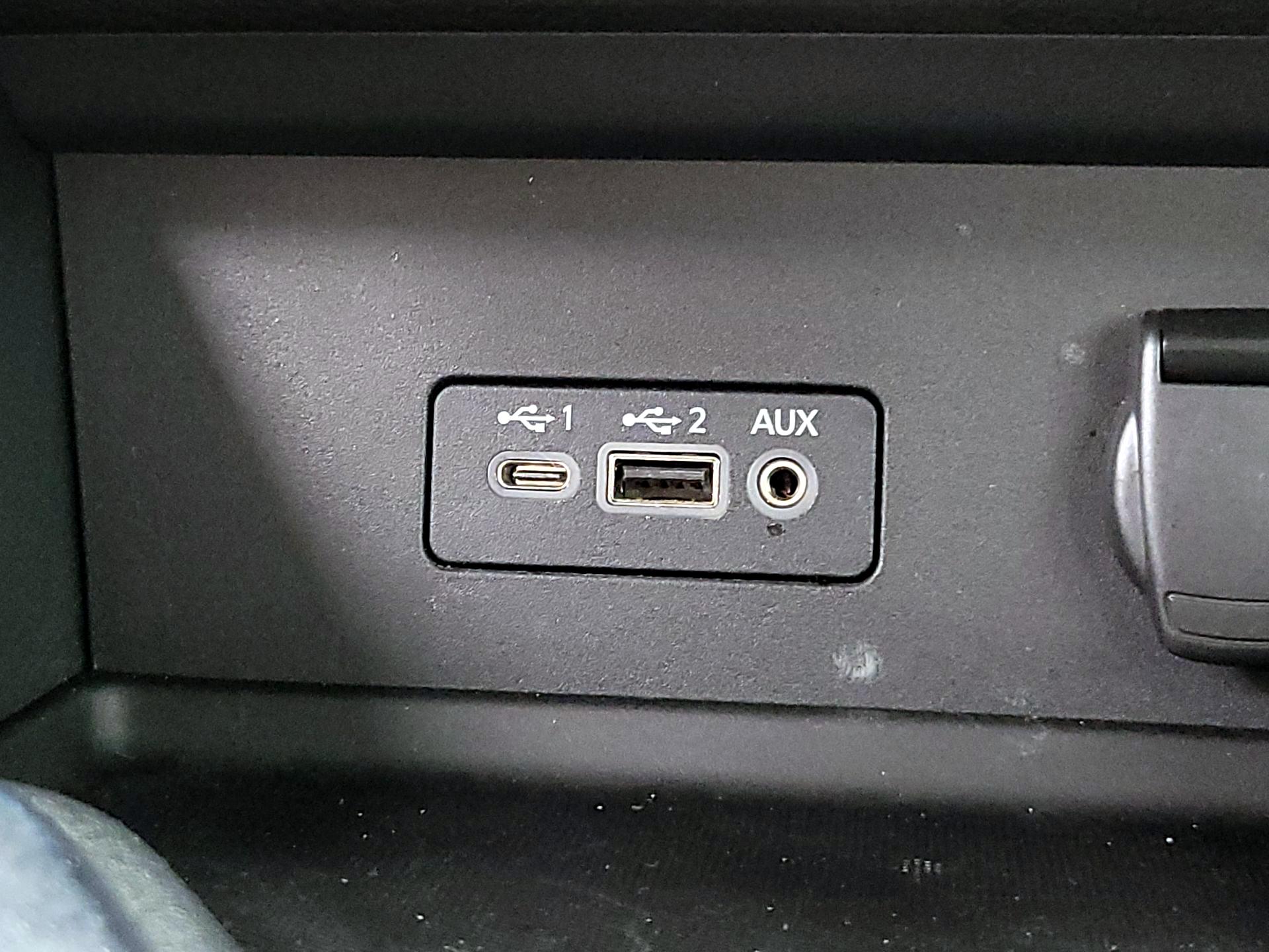 Thumbnail: 2020 Nissan Sentra - 18