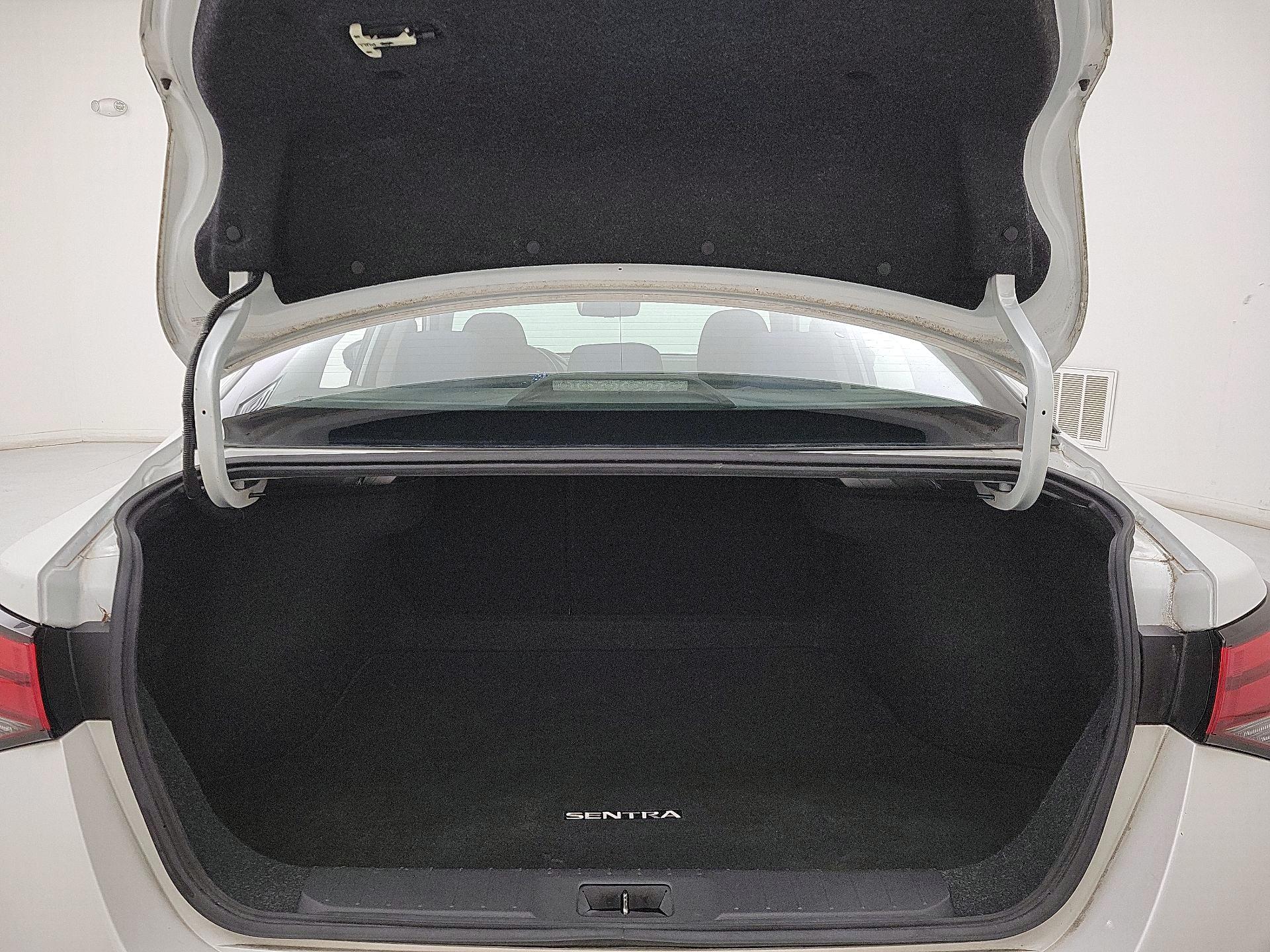Thumbnail: 2020 Nissan Sentra - 20