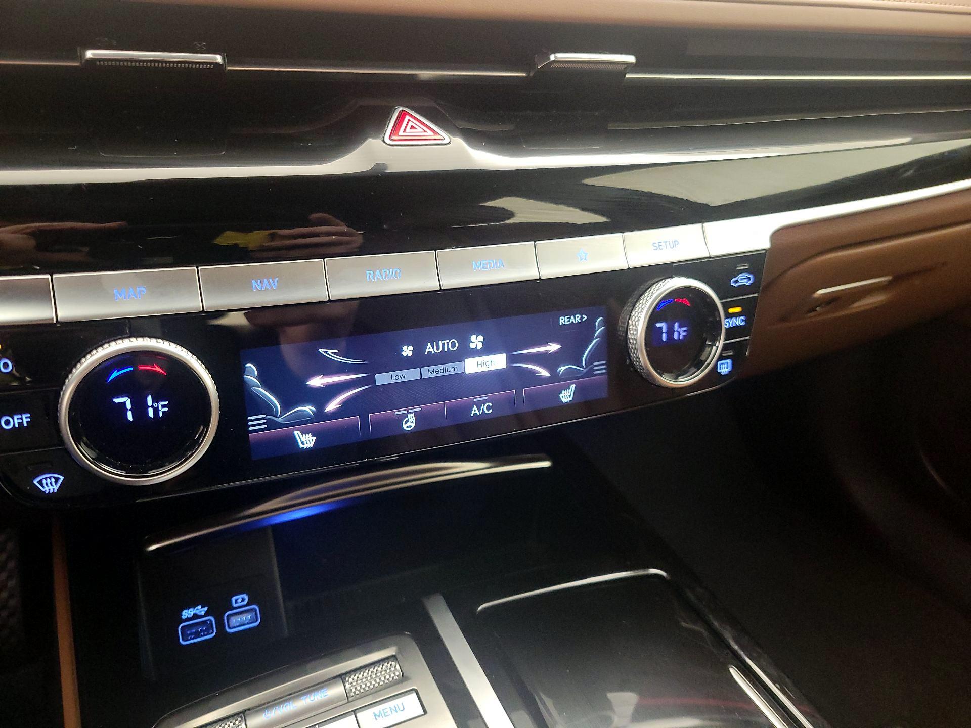 Thumbnail: 2023 Genesis G80 - 17