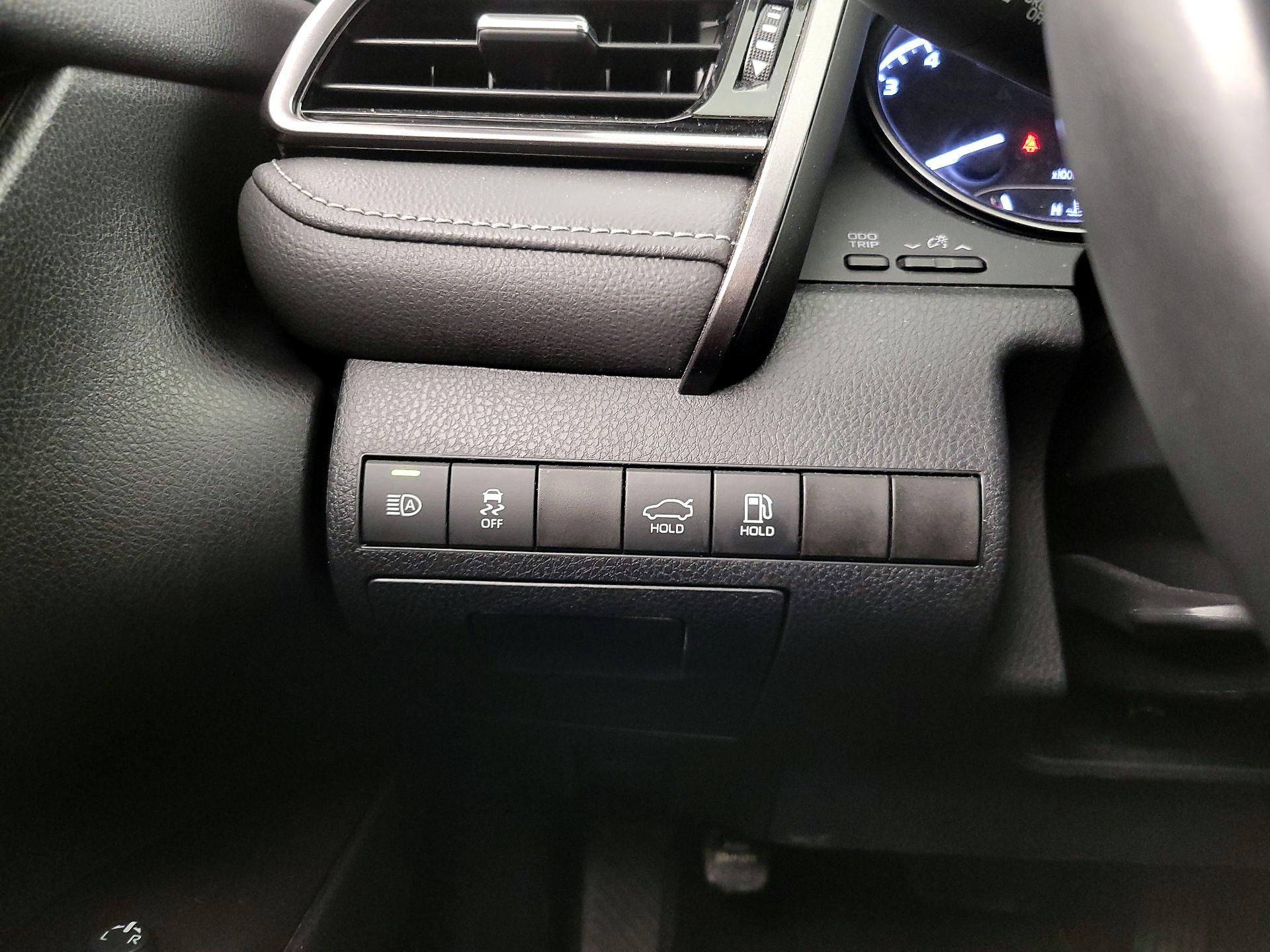 Thumbnail: 2024 Toyota Camry - 11