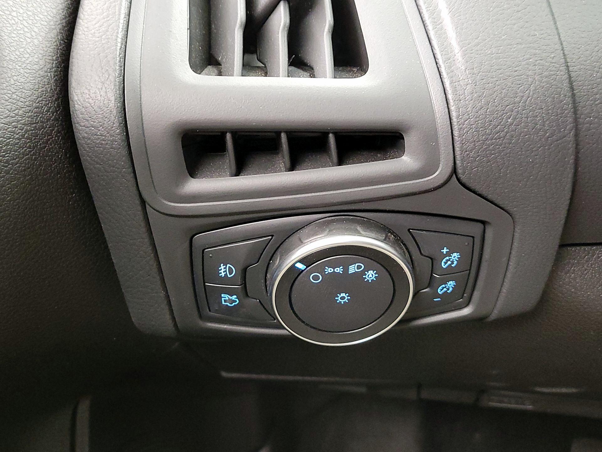 Thumbnail: 2018 Ford Focus - 13