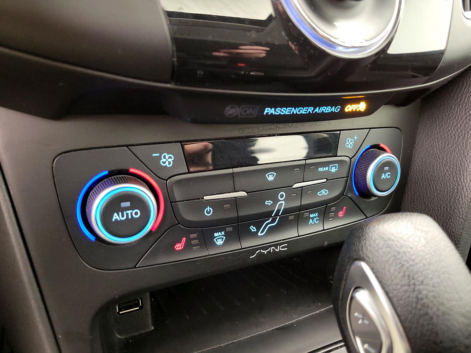 Thumbnail: 2018 Ford Focus - 16