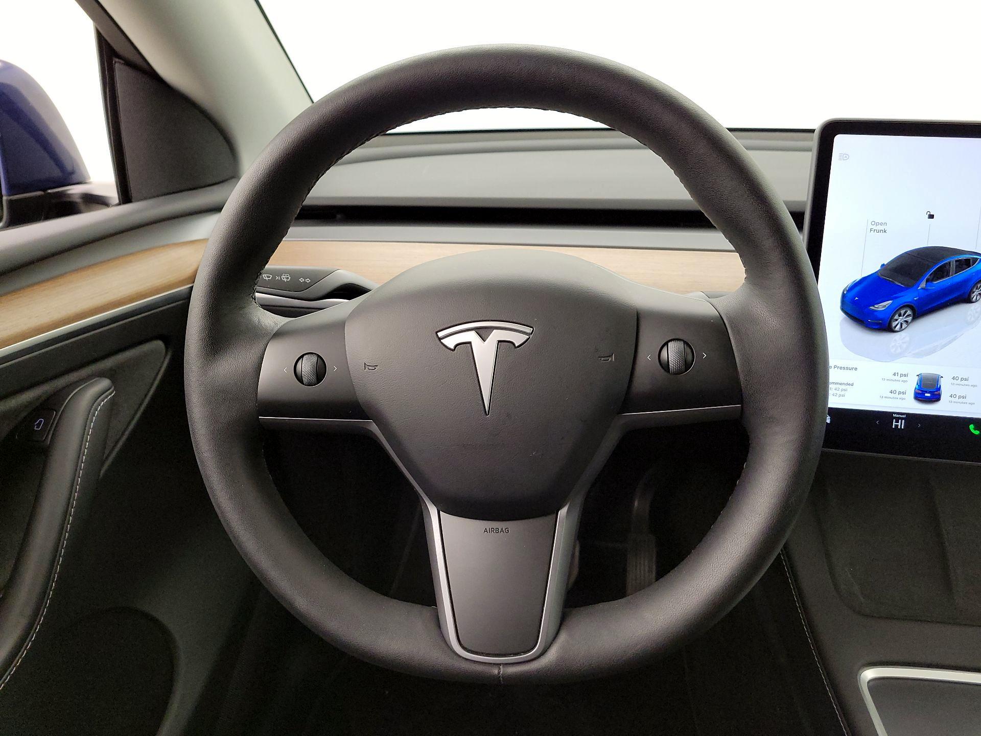 Thumbnail: 2023 Tesla Model Y - 10