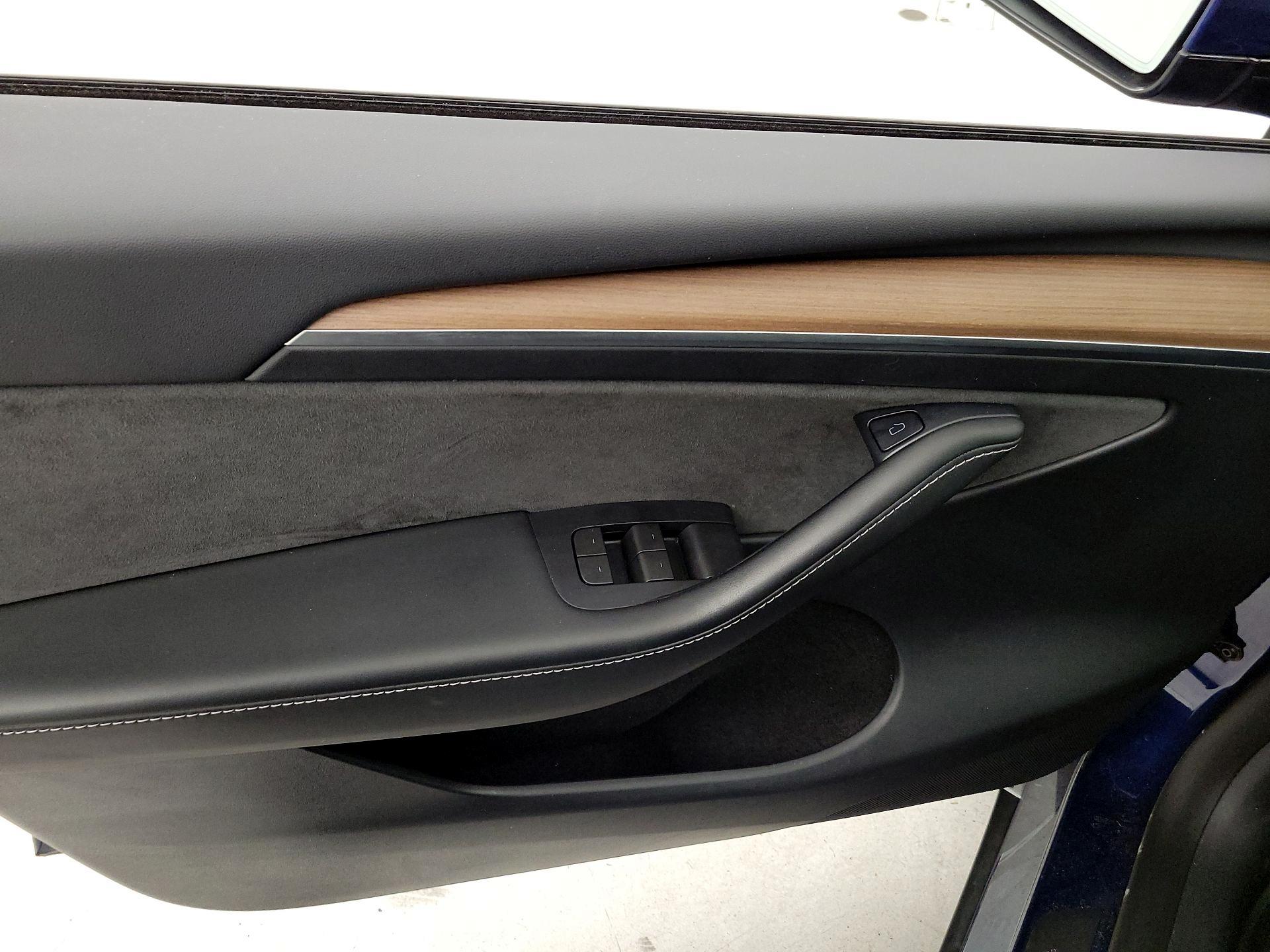 Thumbnail: 2023 Tesla Model Y - 12