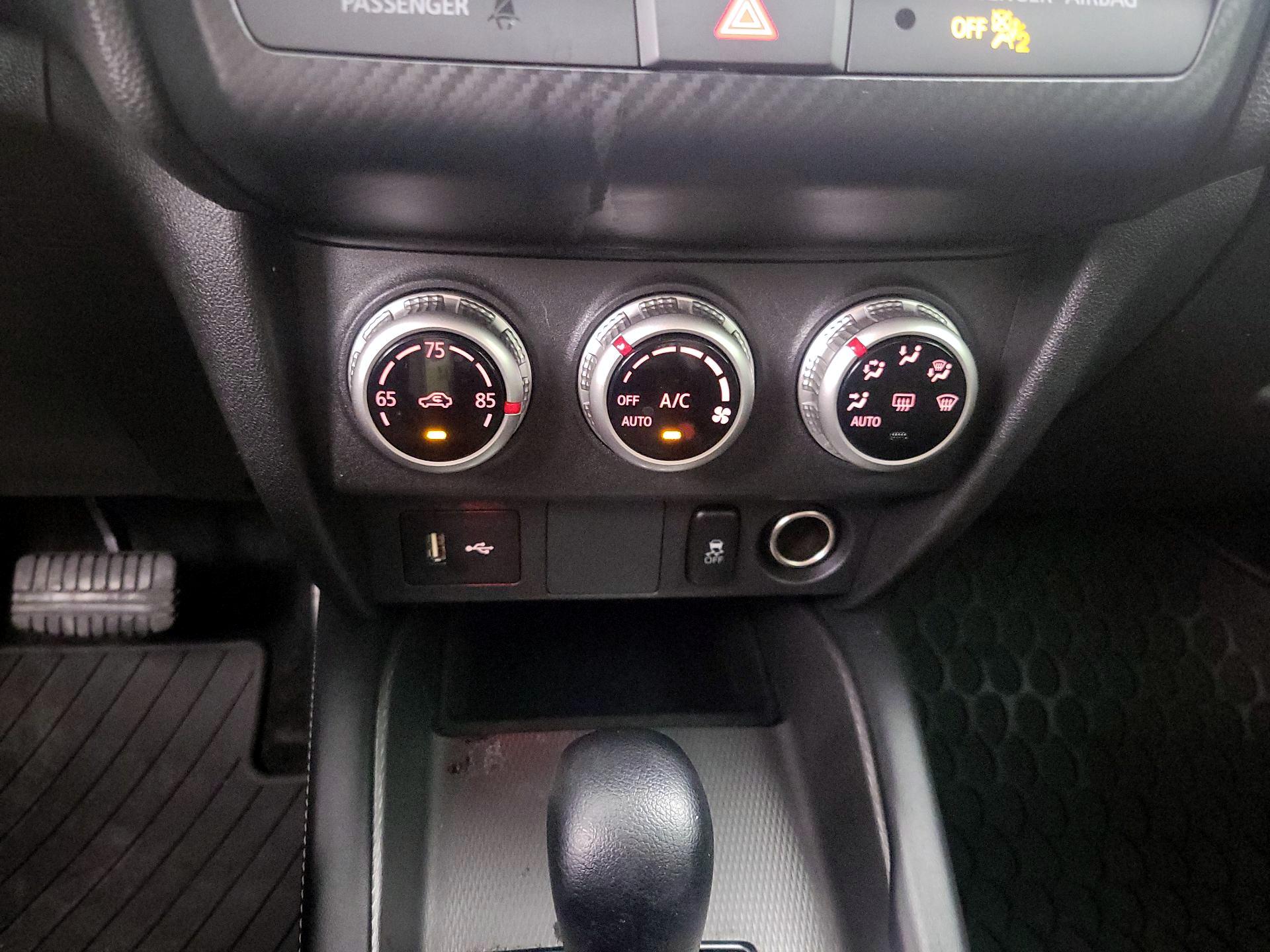 Thumbnail: 2024 Mitsubishi Outlander Sport - 16