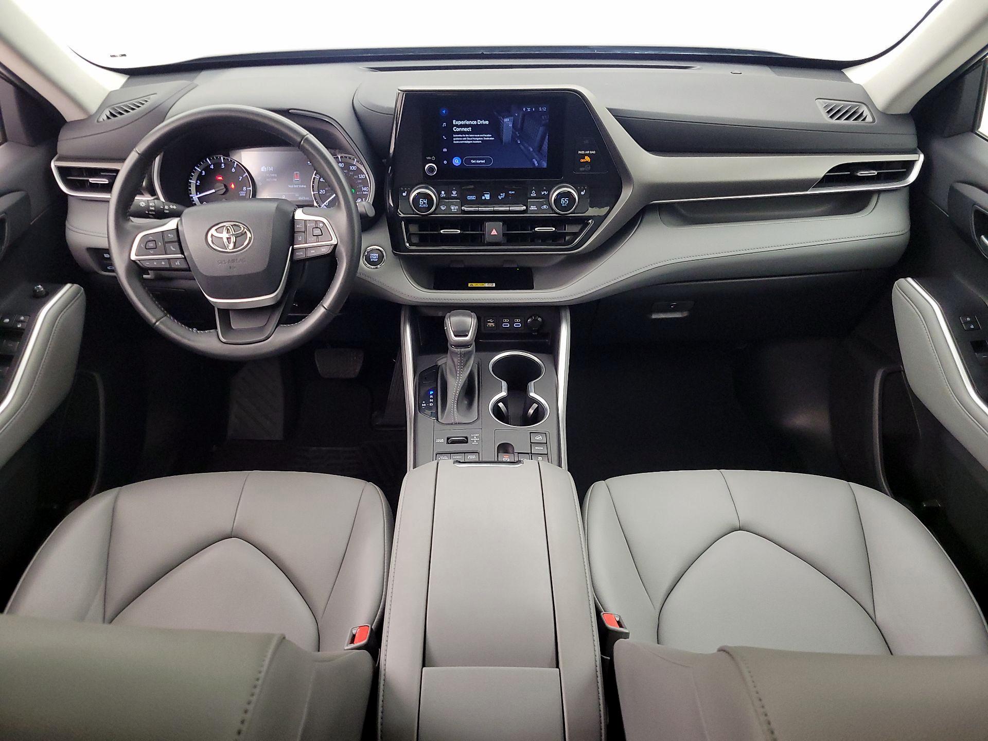 Thumbnail: 2023 Toyota Highlander - 9