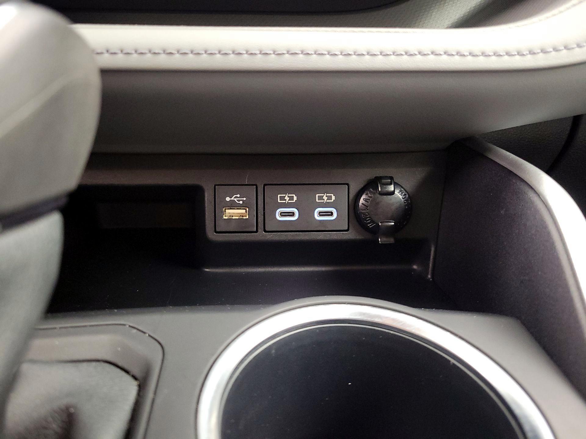 Thumbnail: 2023 Toyota Highlander - 18