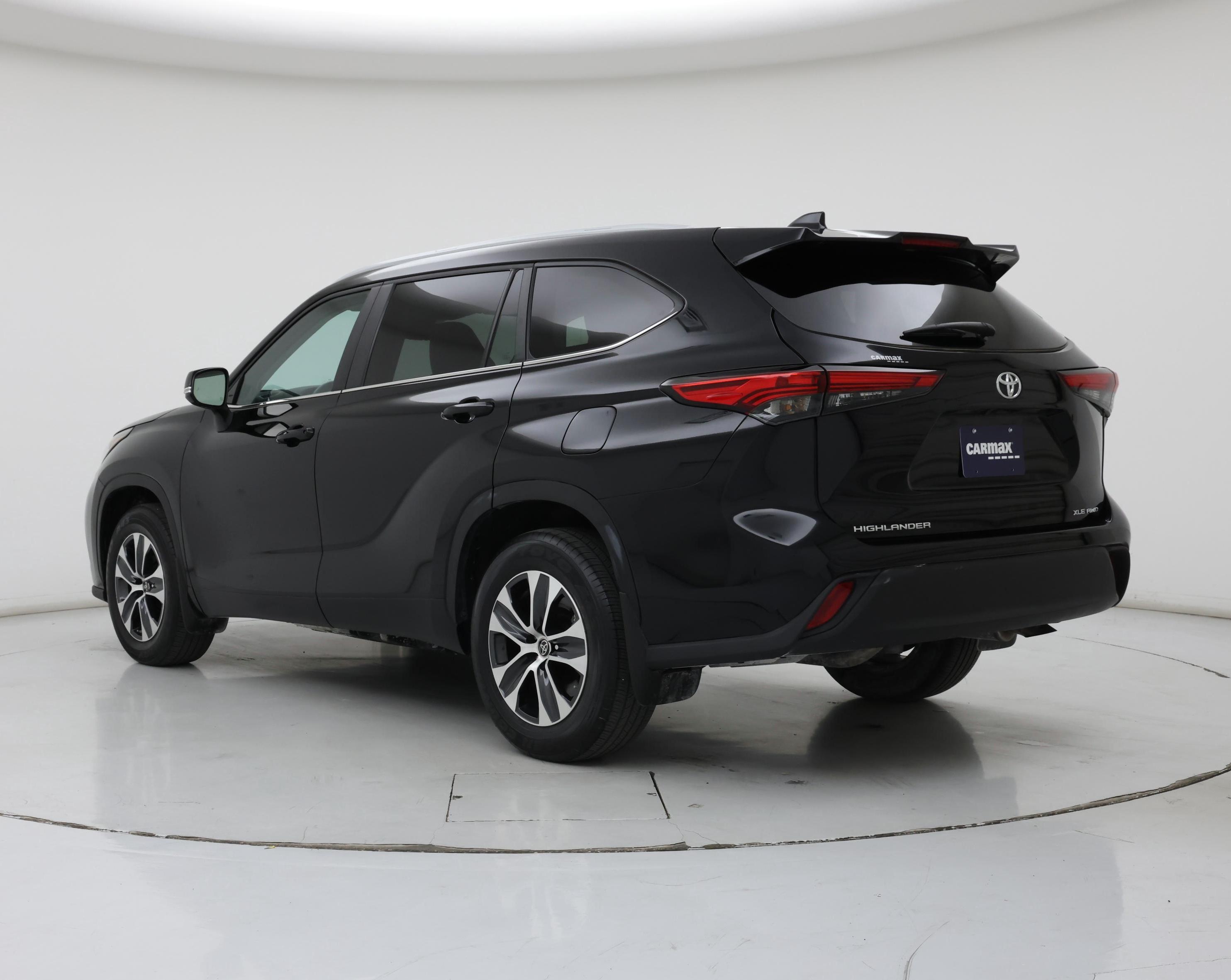 Thumbnail: 2023 Toyota Highlander - 2