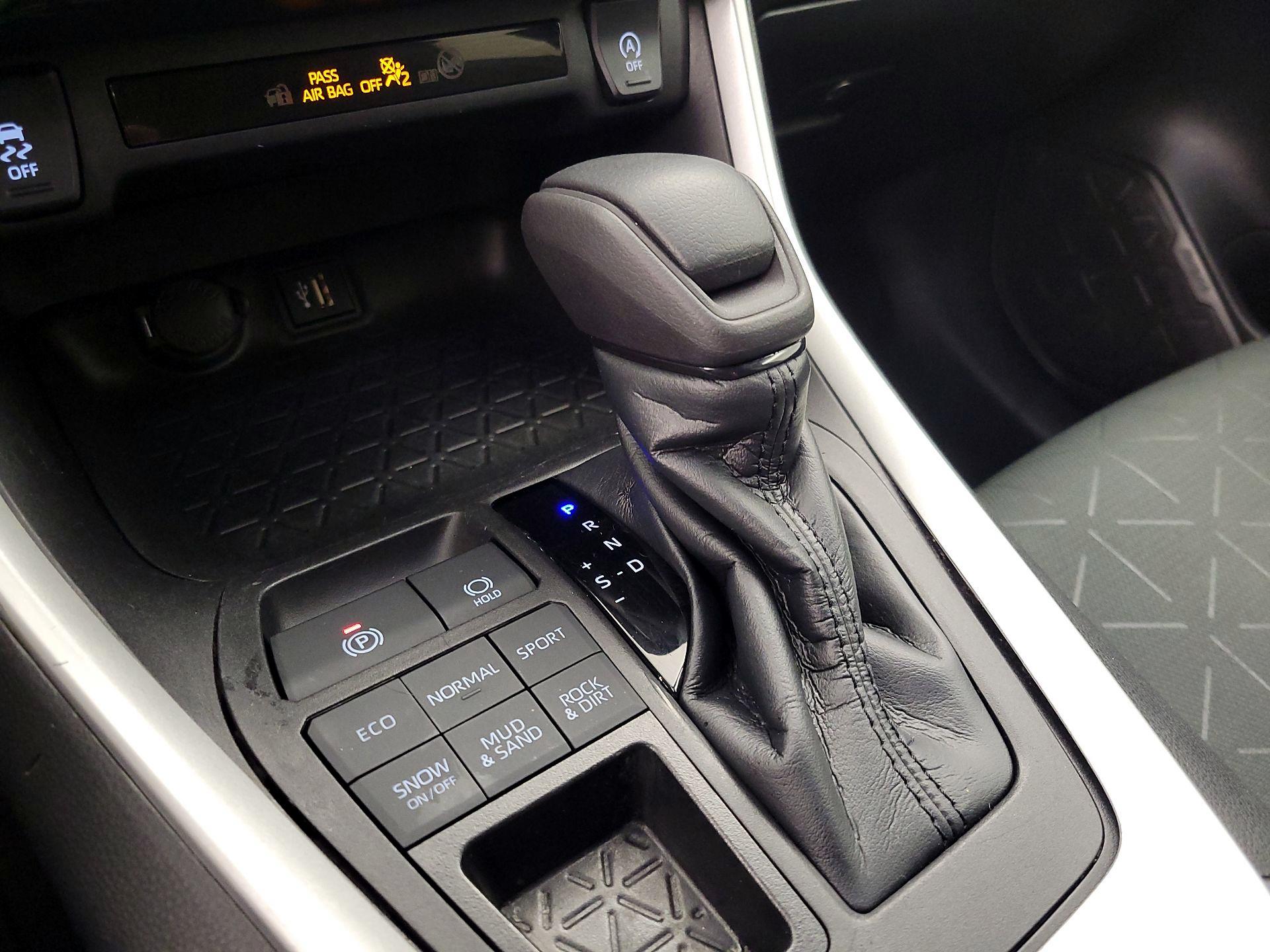 Thumbnail: 2023 Toyota RAV4 - 15