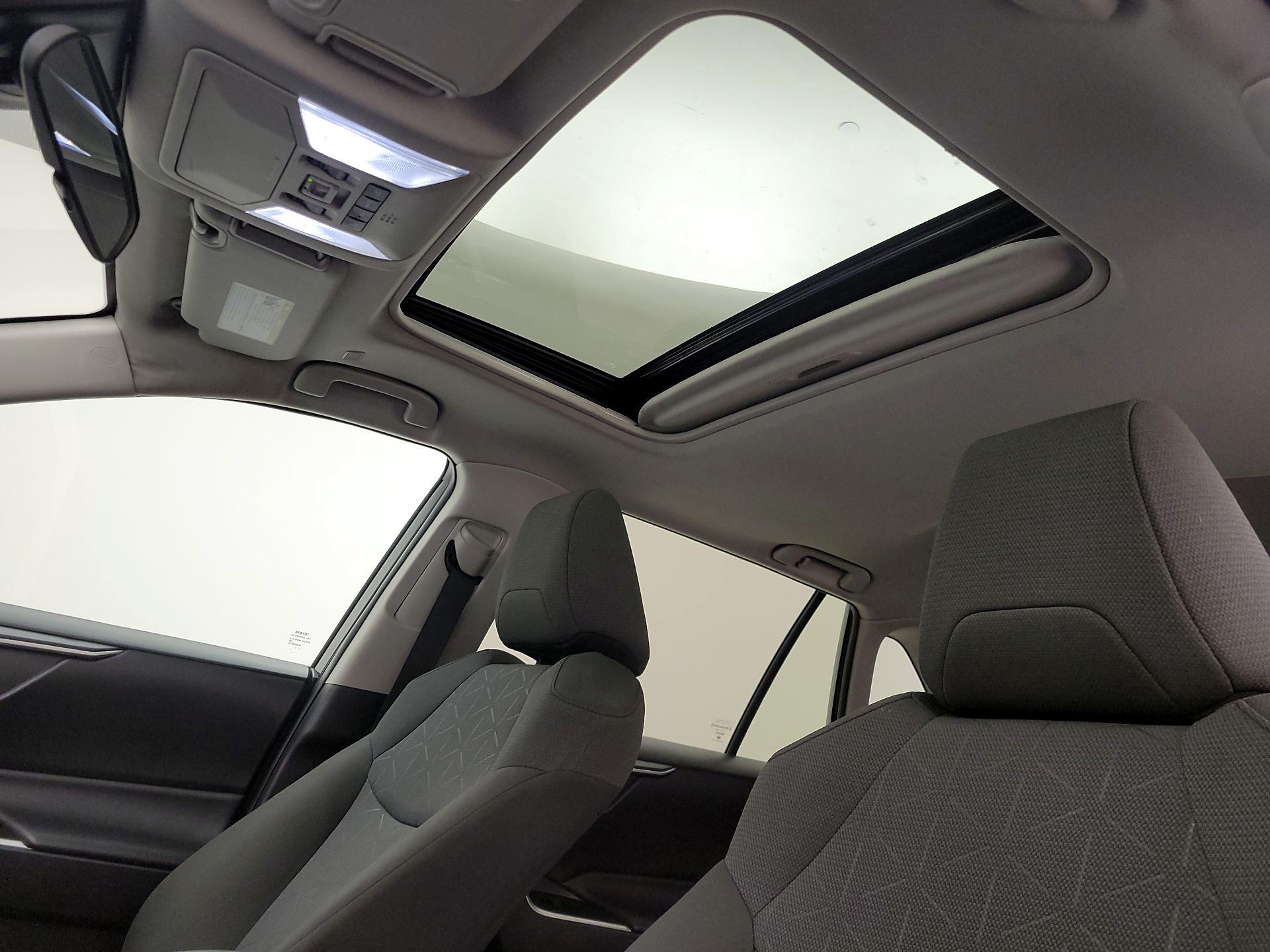 Thumbnail: 2023 Toyota RAV4 - 17