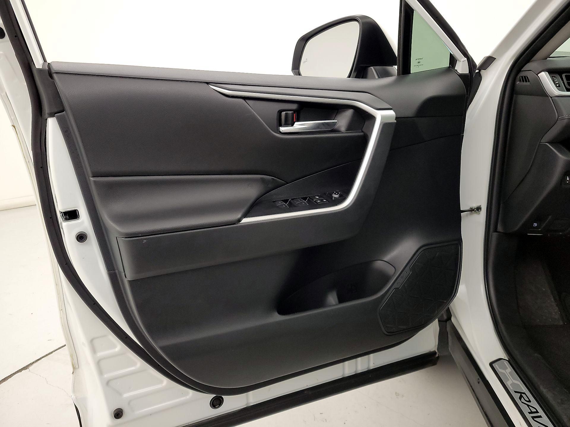 Thumbnail: 2024 Toyota RAV4 - 12