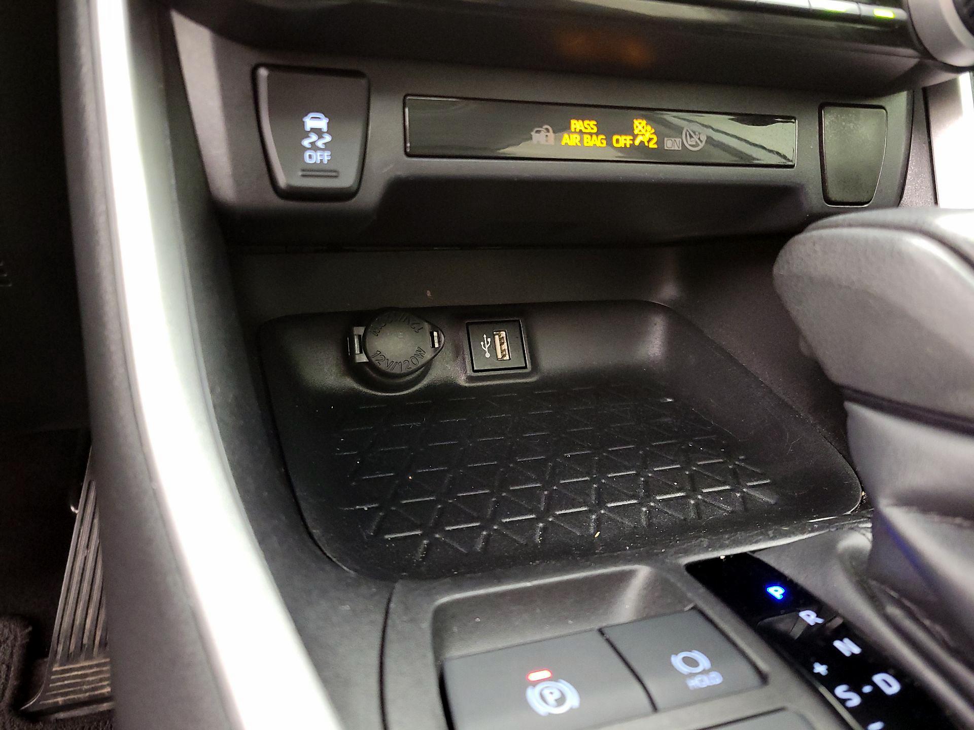 Thumbnail: 2024 Toyota RAV4 - 18