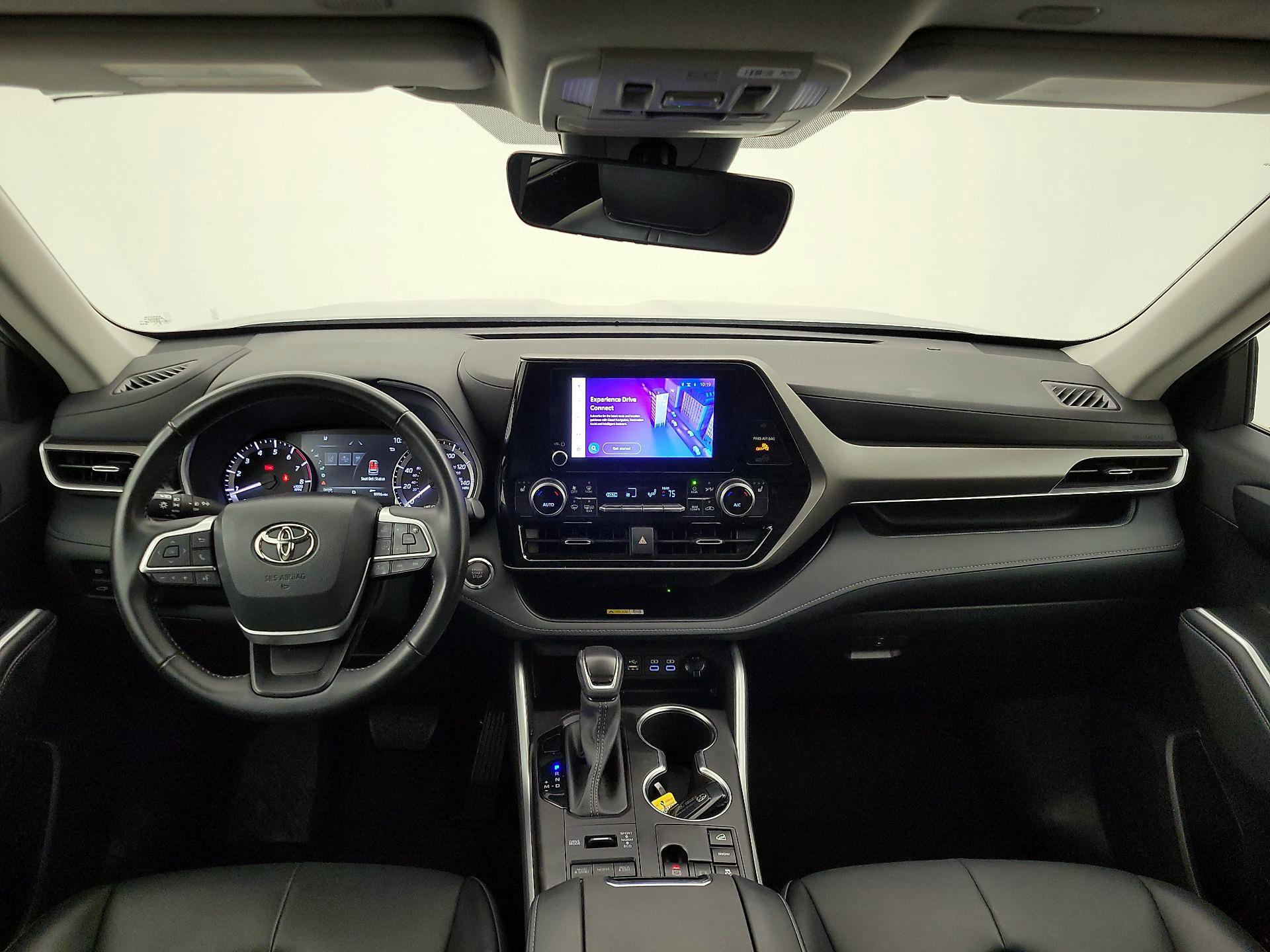 Thumbnail: 2023 Toyota Highlander - 9