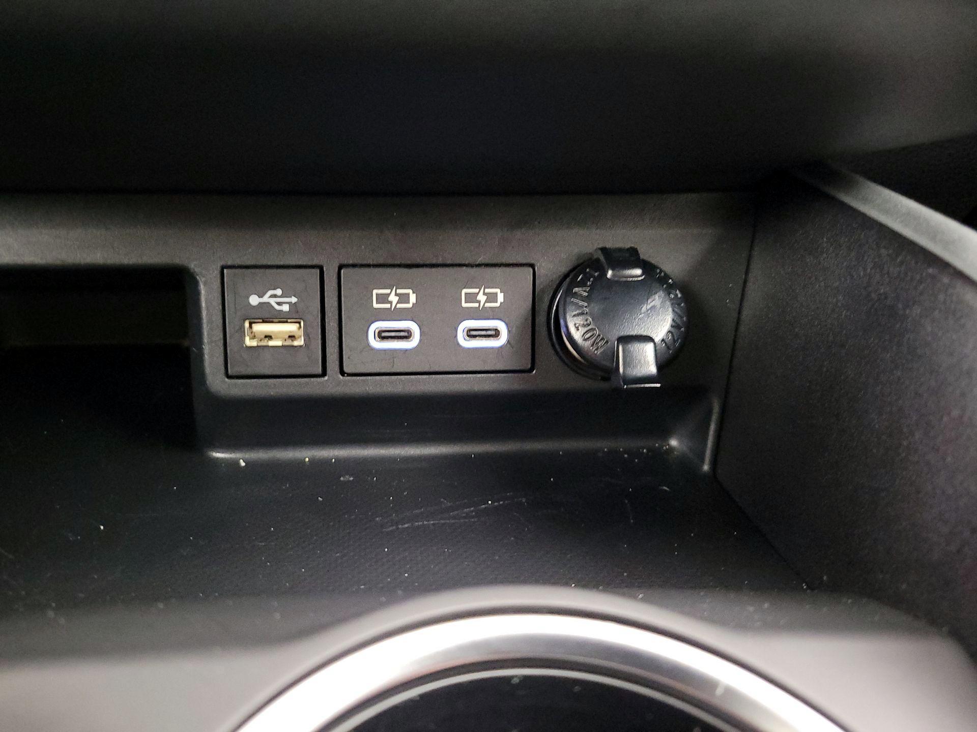 Thumbnail: 2023 Toyota Highlander - 18