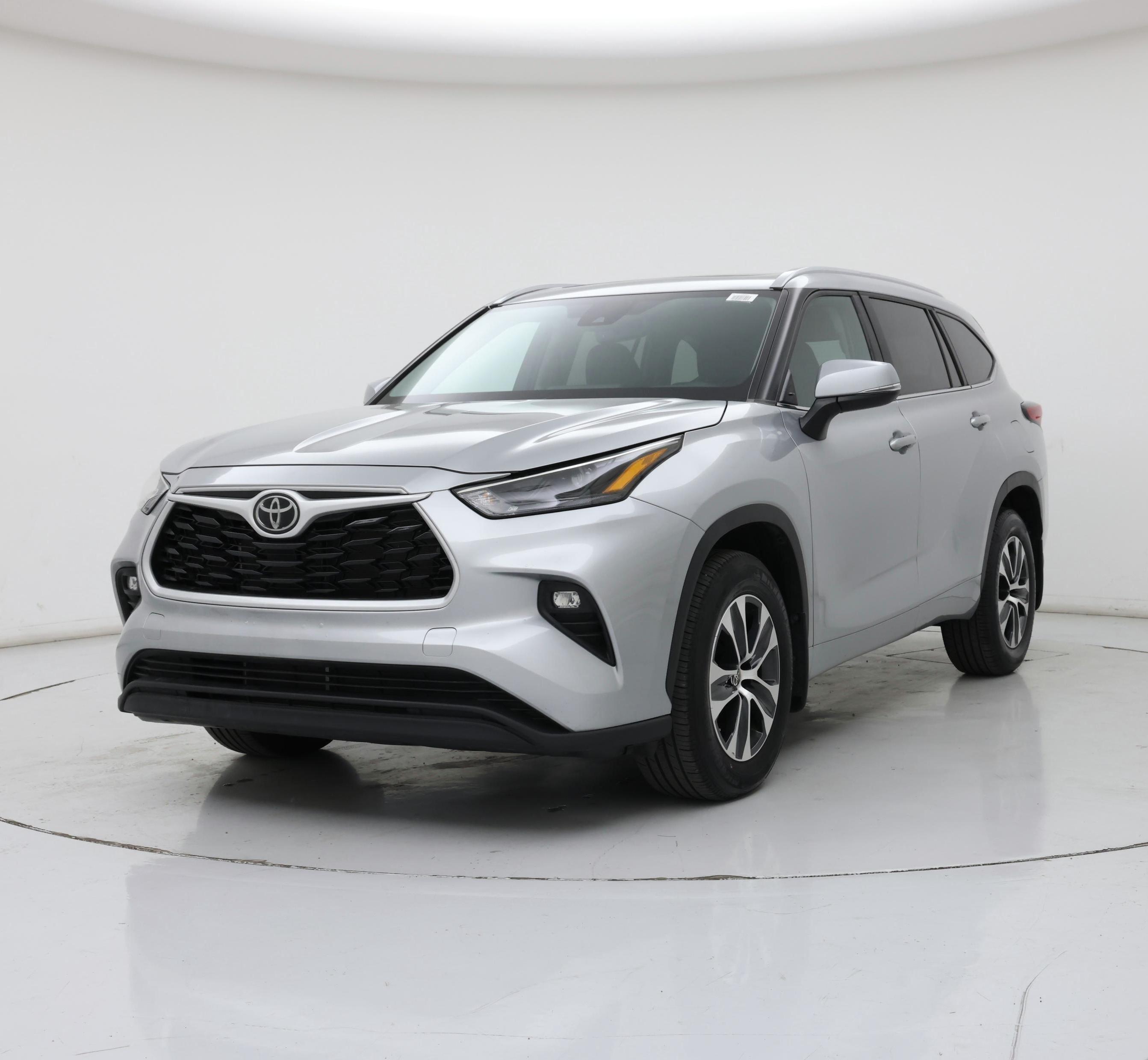 Thumbnail: 2023 Toyota Highlander - 4