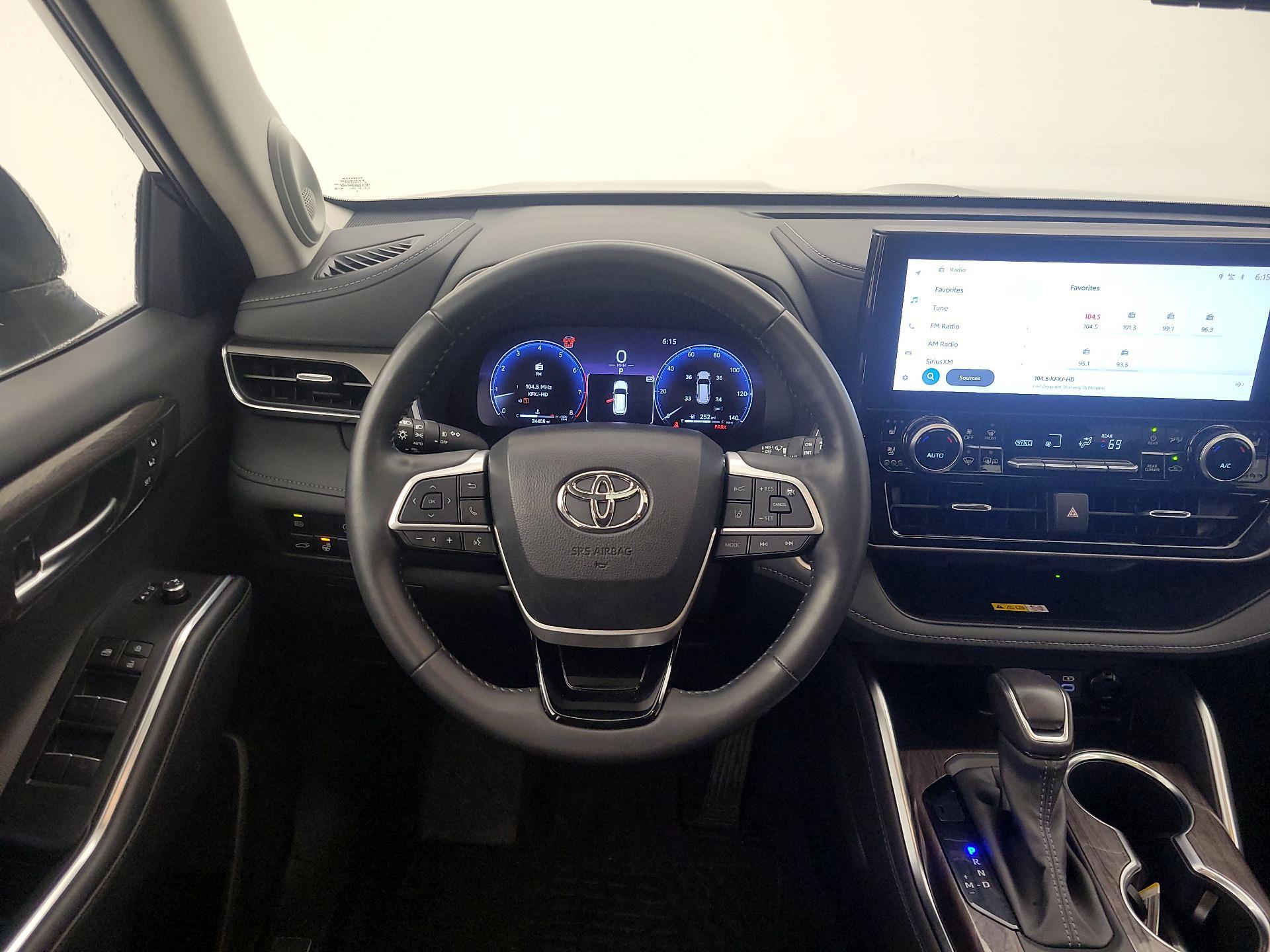 Thumbnail: 2024 Toyota Highlander - 10