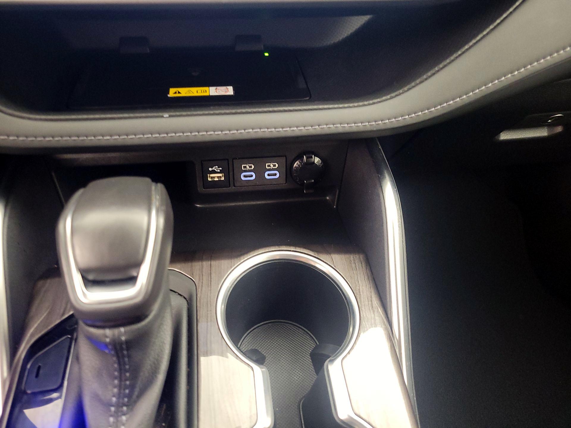 Thumbnail: 2024 Toyota Highlander - 18