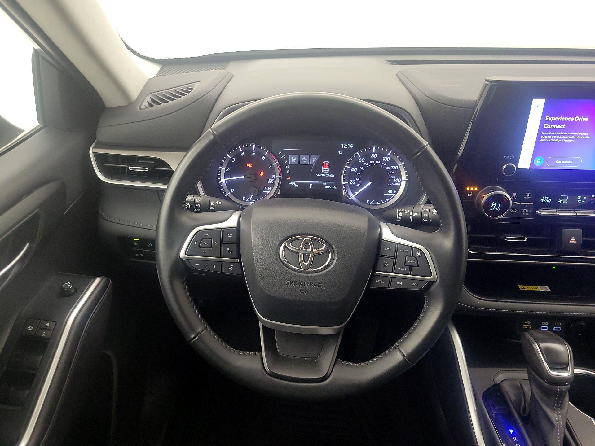 Thumbnail: 2023 Toyota Highlander - 10