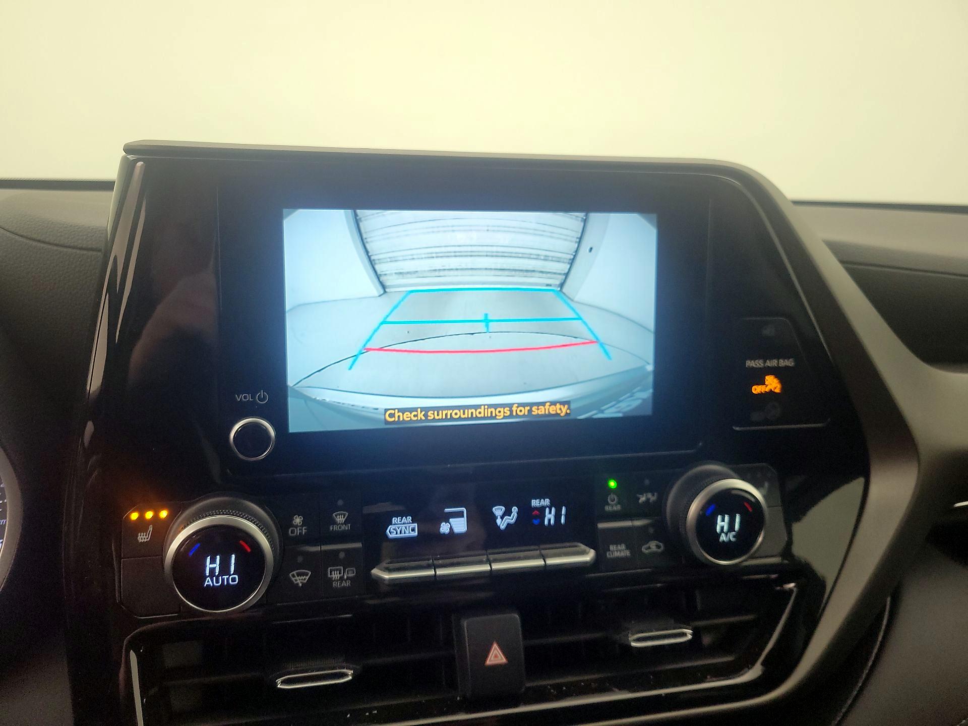 Thumbnail: 2023 Toyota Highlander - 14