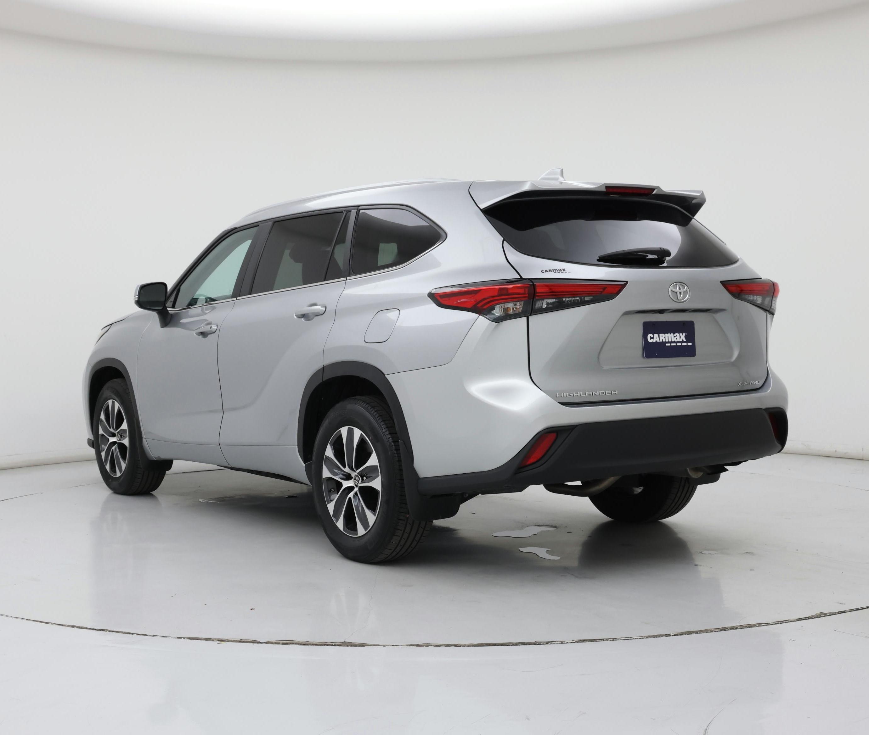 Thumbnail: 2023 Toyota Highlander - 2