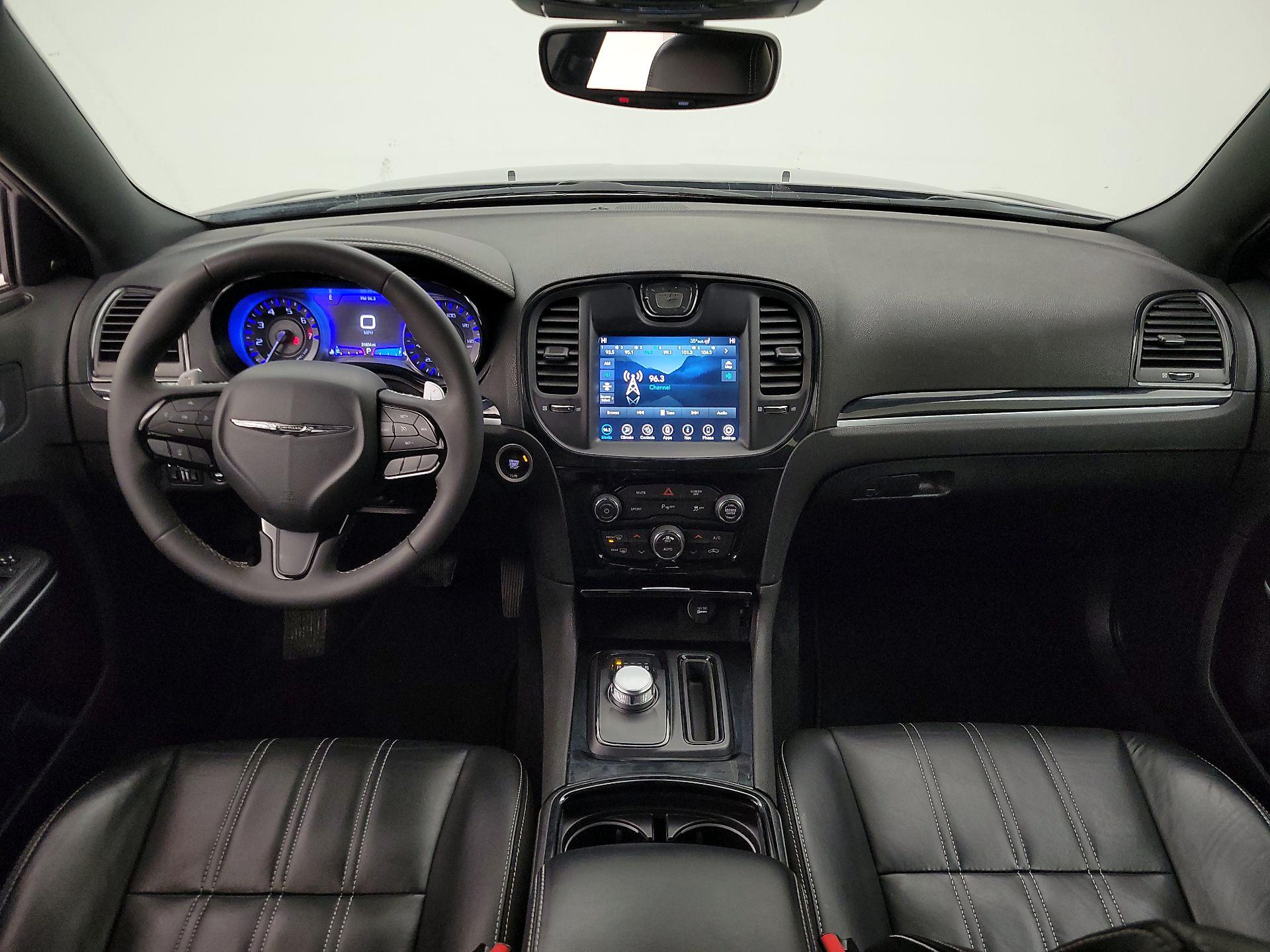 Thumbnail: 2023 Chrysler 300 - 9