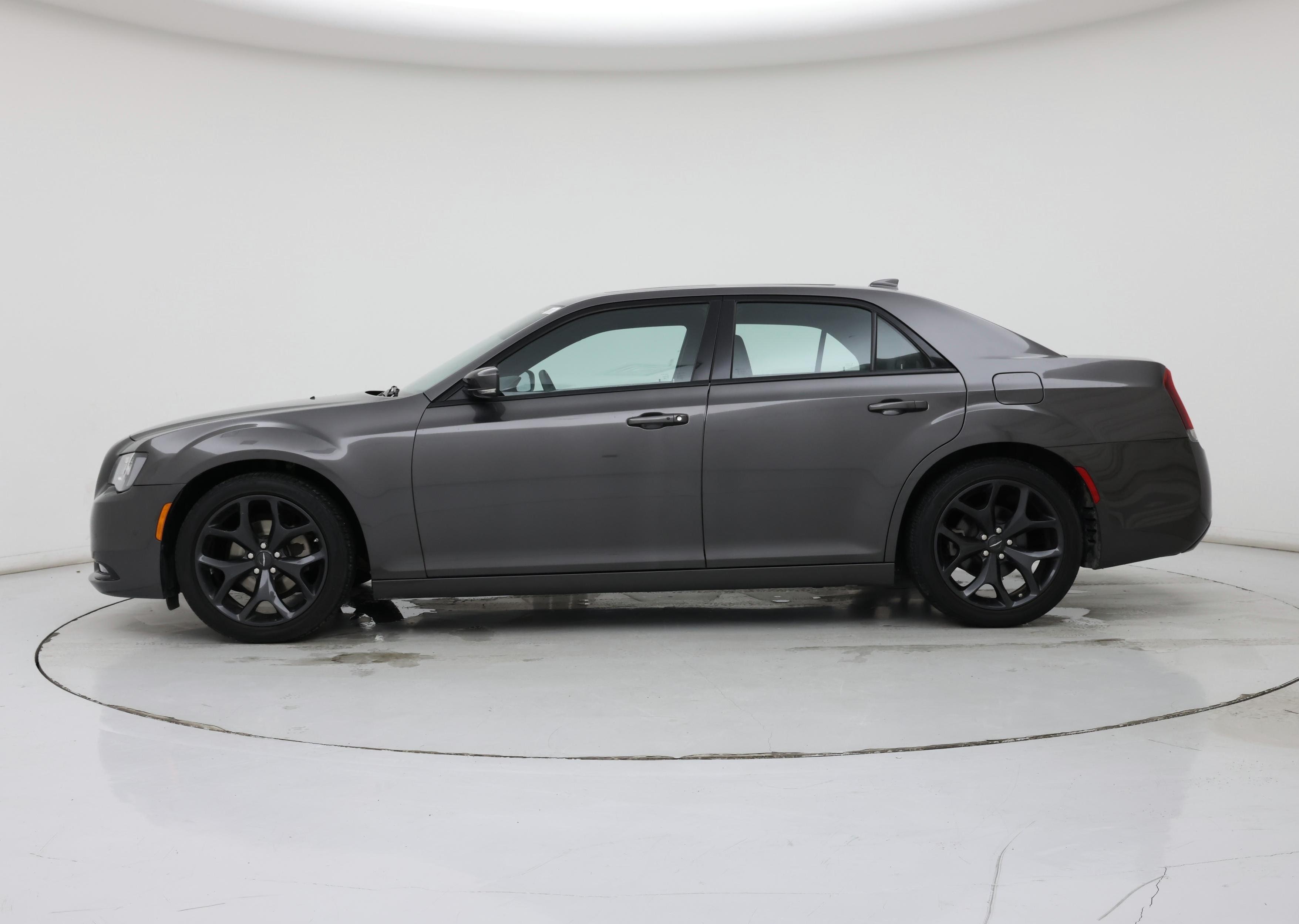 Thumbnail: 2023 Chrysler 300 - 3