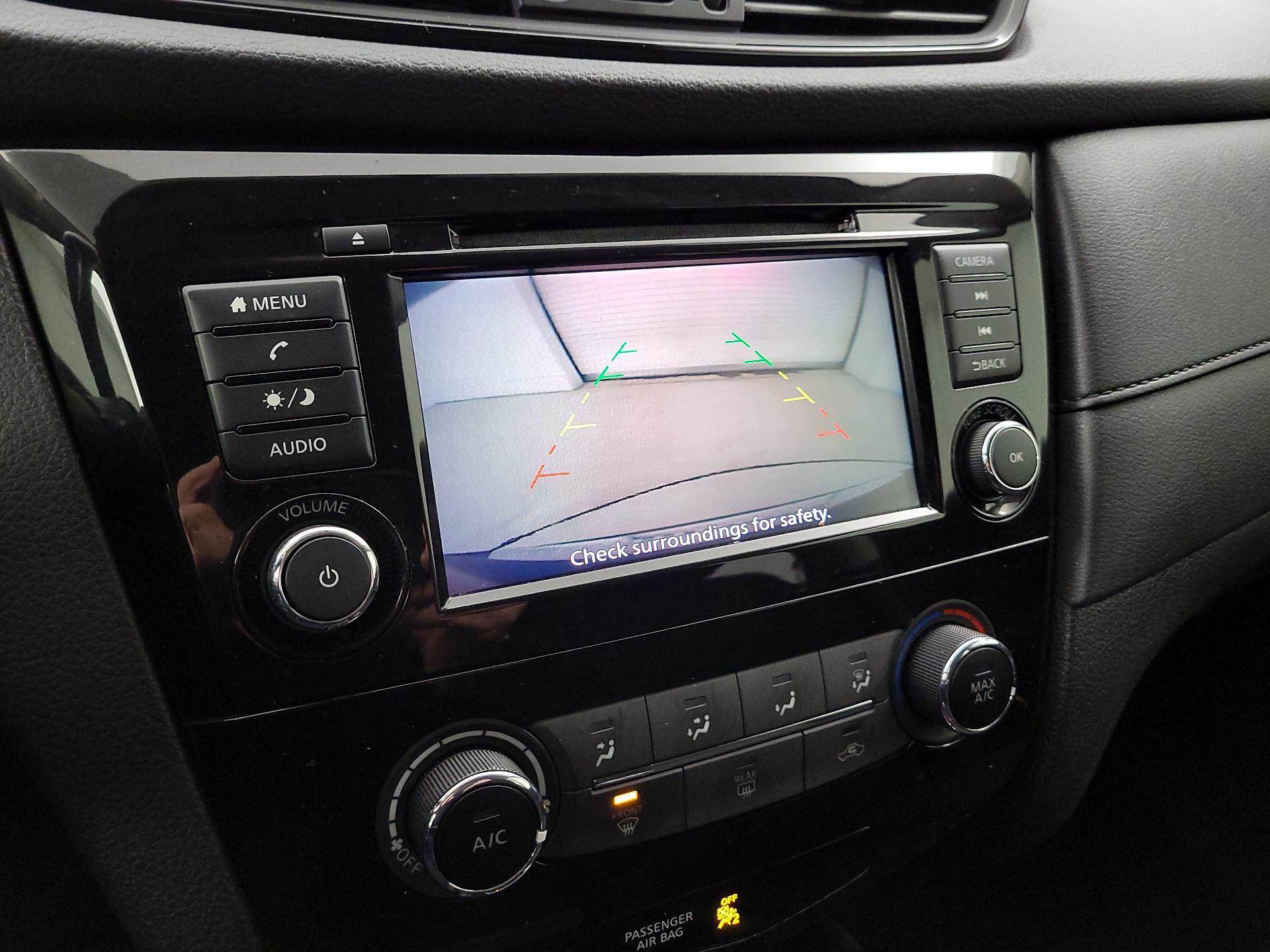 Thumbnail: 2018 Nissan Rogue - 14