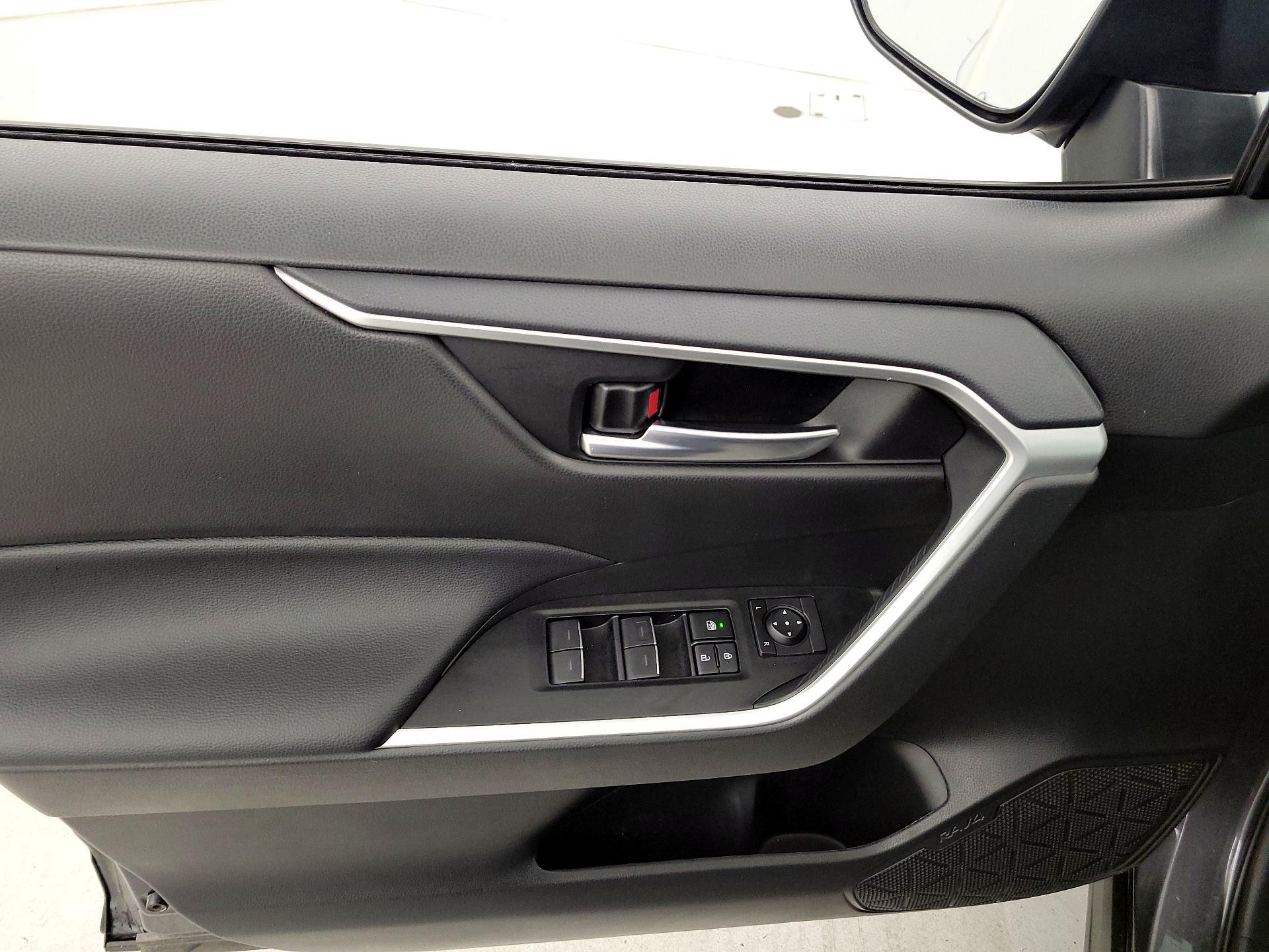 Thumbnail: 2025 Toyota RAV4 - 12