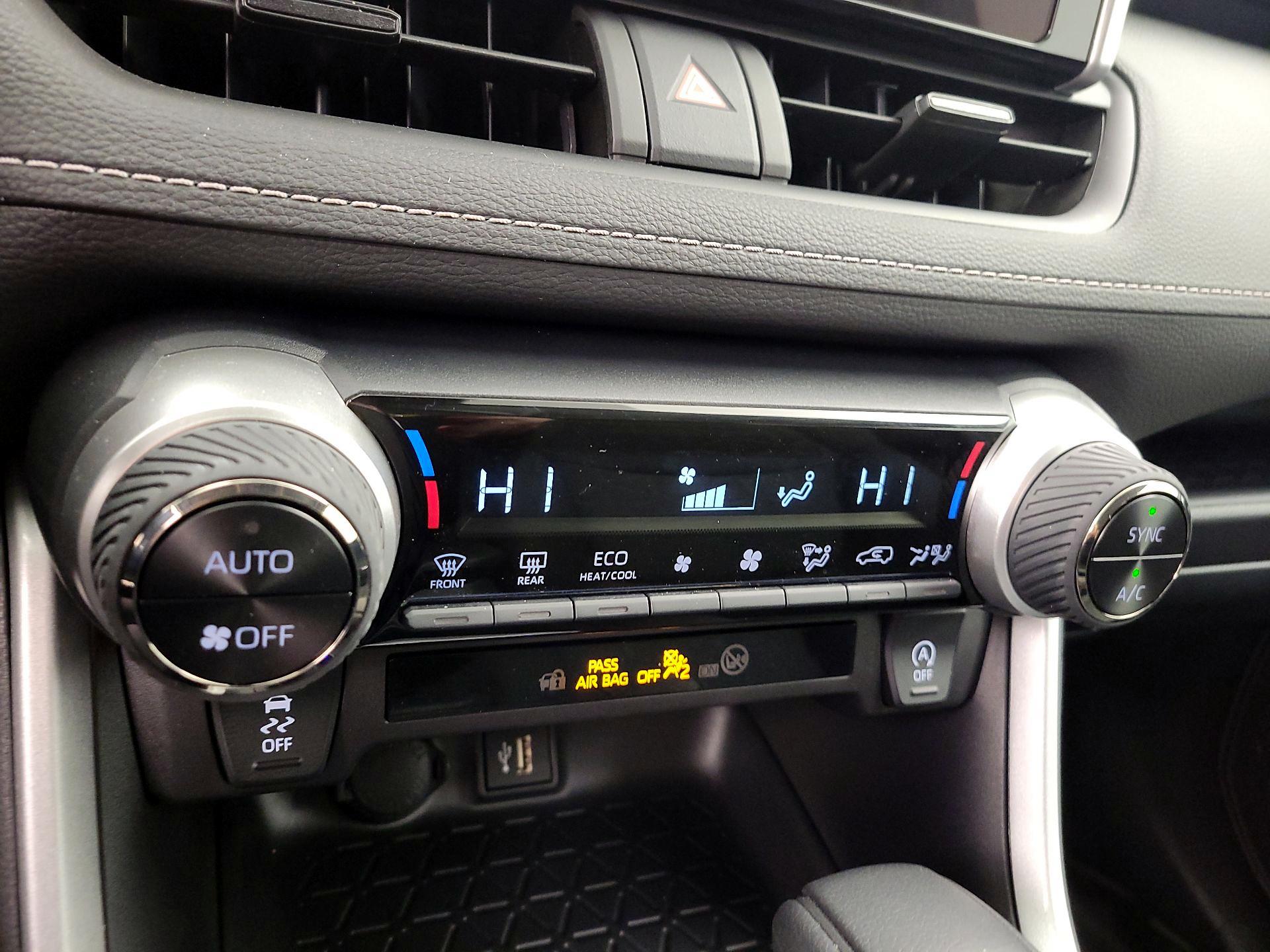 Thumbnail: 2025 Toyota RAV4 - 17