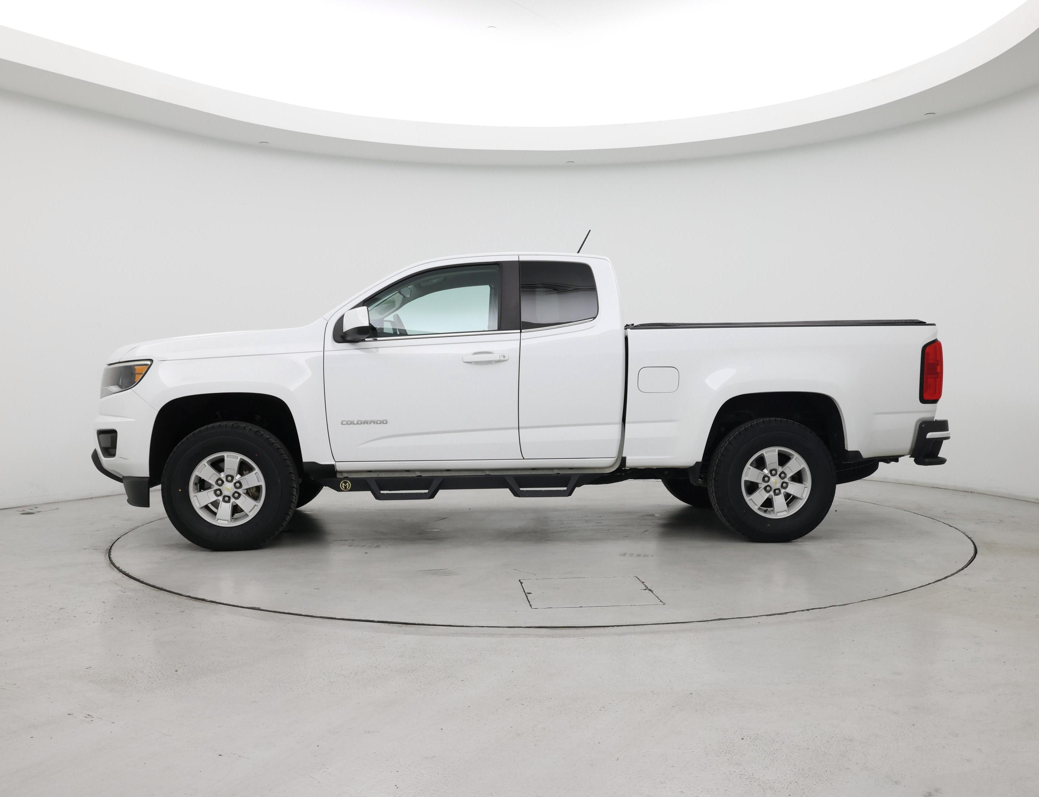 Thumbnail: 2019 Chevrolet Colorado - 3