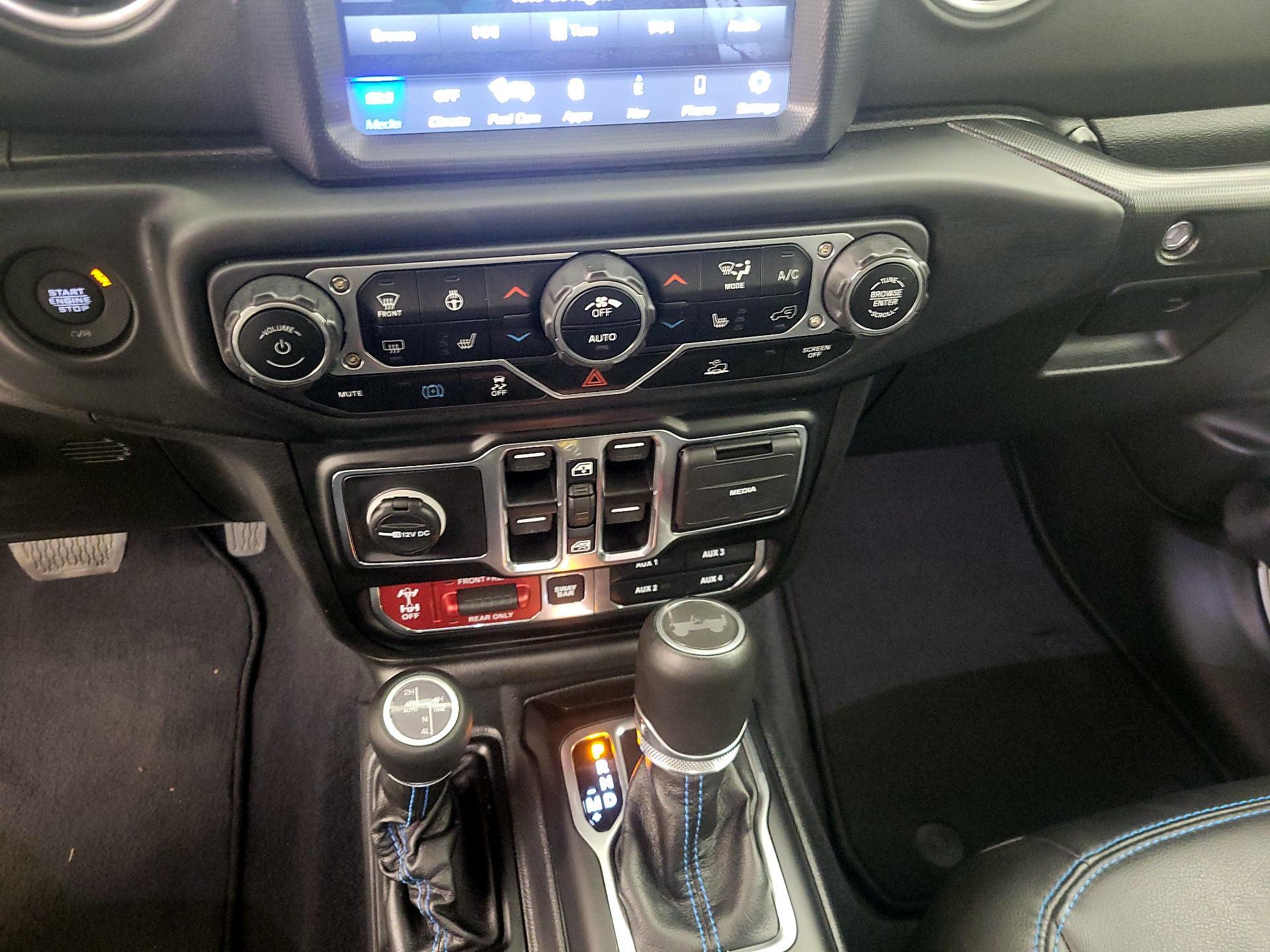 Thumbnail: 2023 Jeep Wrangler - 17