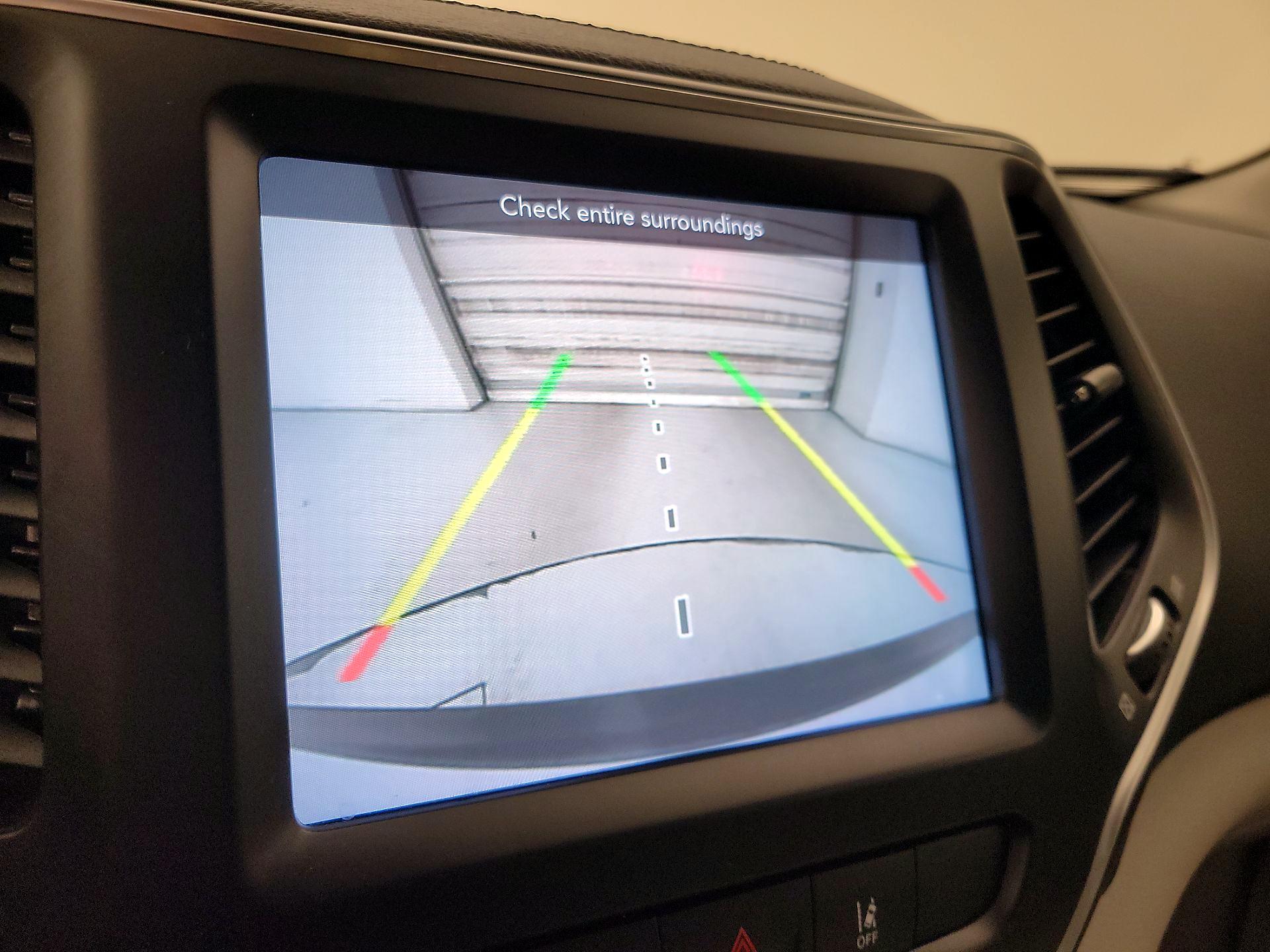 Thumbnail: 2022 Jeep Cherokee - 14