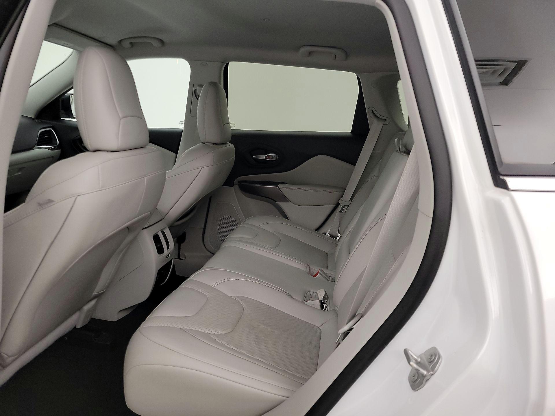 Thumbnail: 2022 Jeep Cherokee - 19