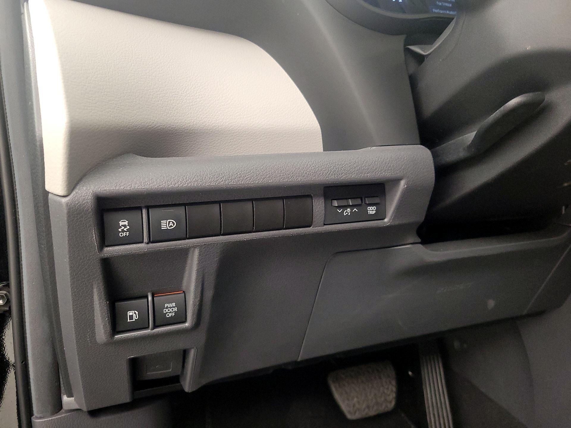 Thumbnail: 2024 Toyota Sienna - 13