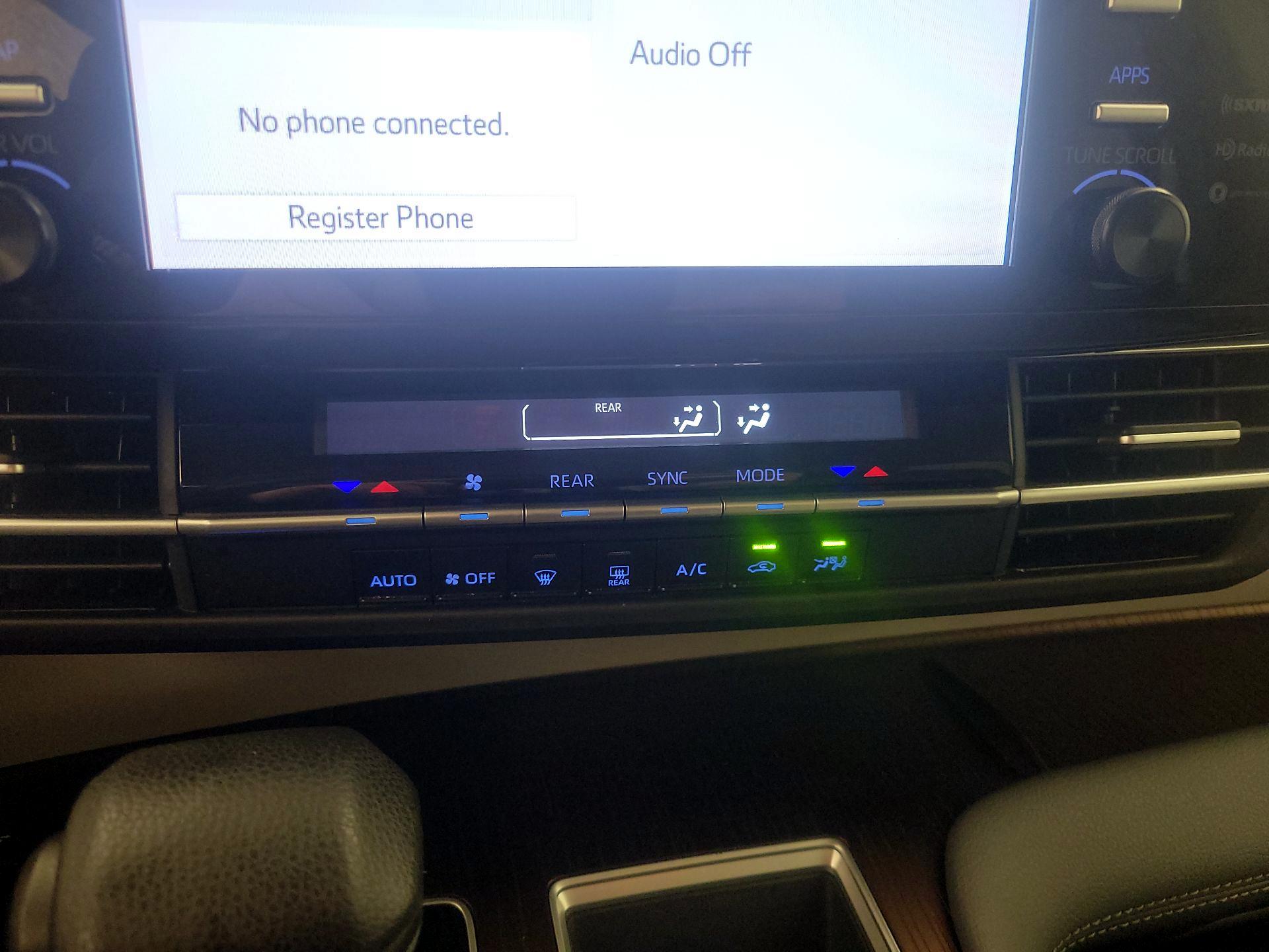 Thumbnail: 2024 Toyota Sienna - 16