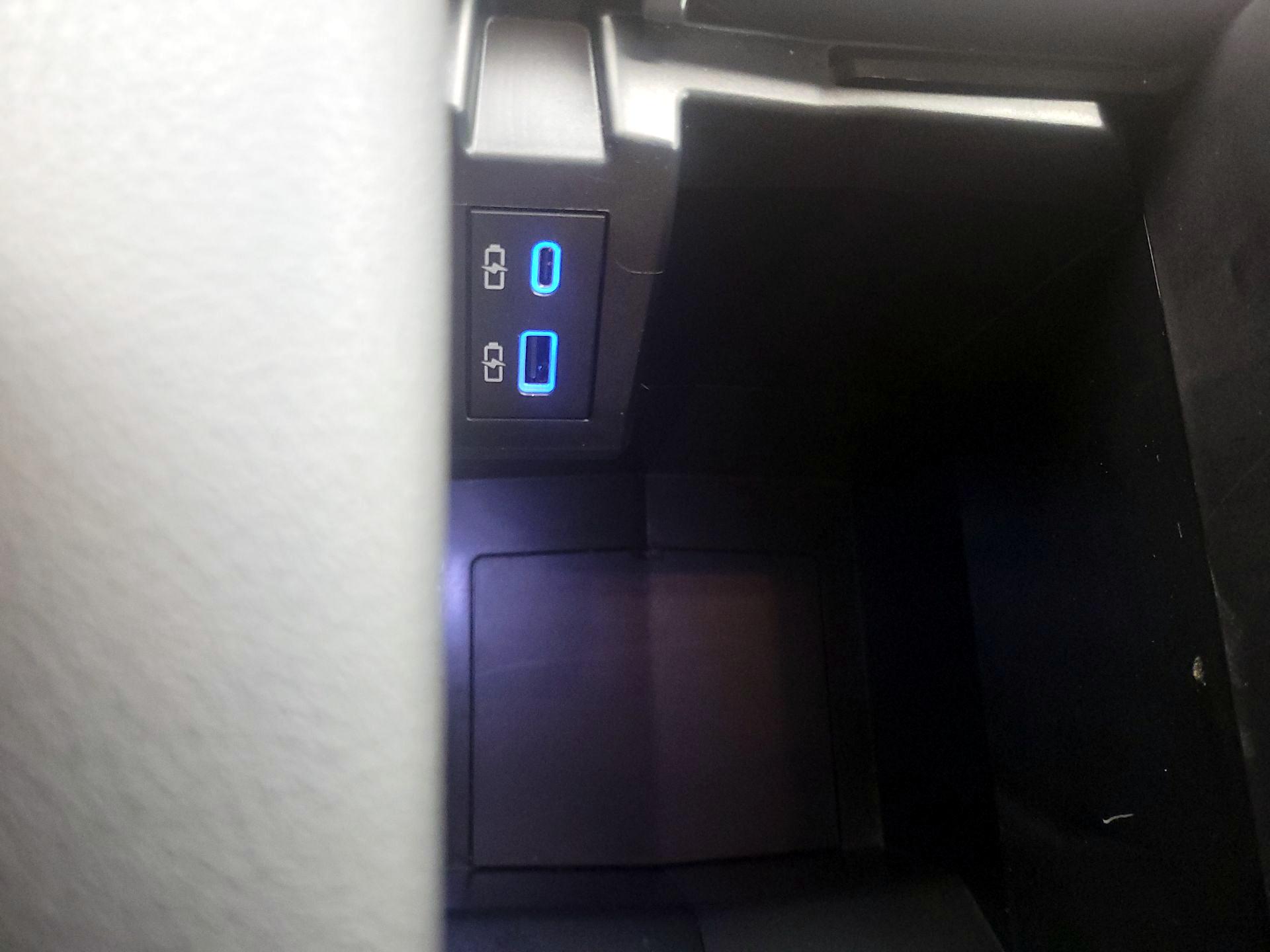 Thumbnail: 2024 Toyota Sienna - 18