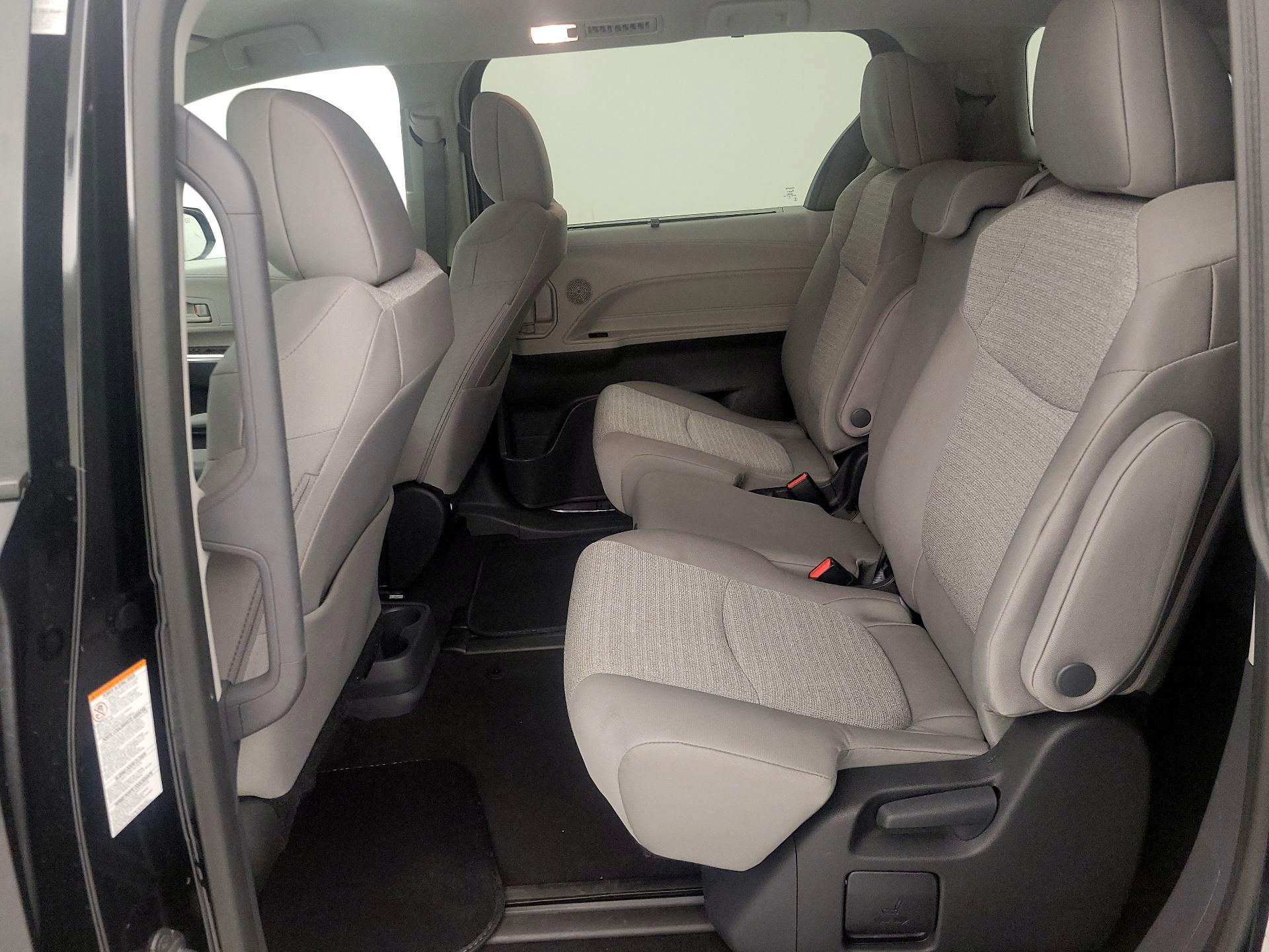 Thumbnail: 2024 Toyota Sienna - 19