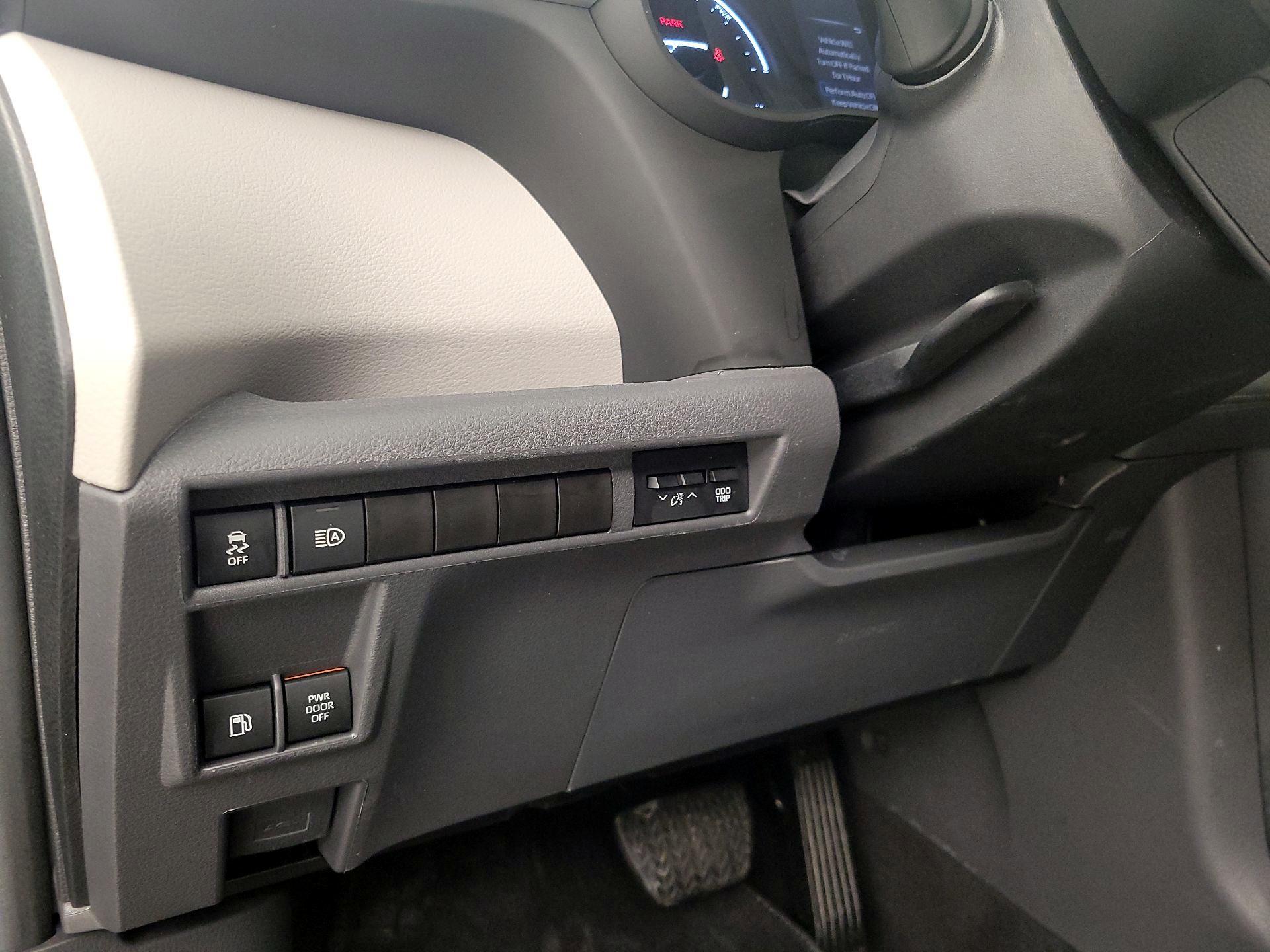 Thumbnail: 2024 Toyota Sienna - 13