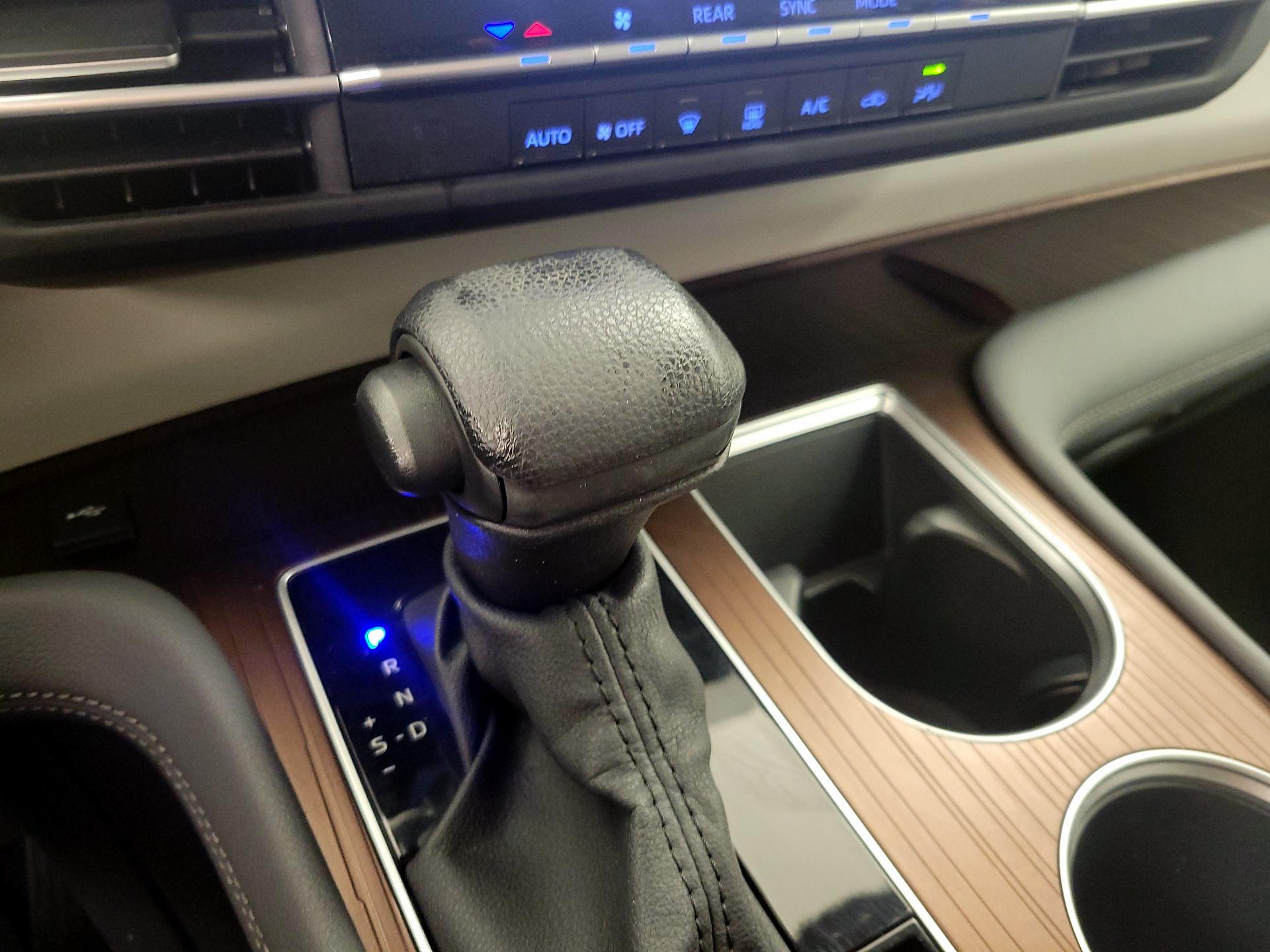 Thumbnail: 2024 Toyota Sienna - 17