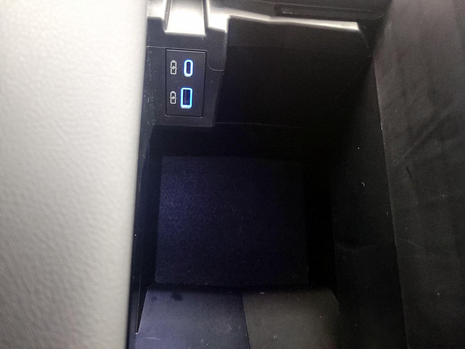 Thumbnail: 2024 Toyota Sienna - 18