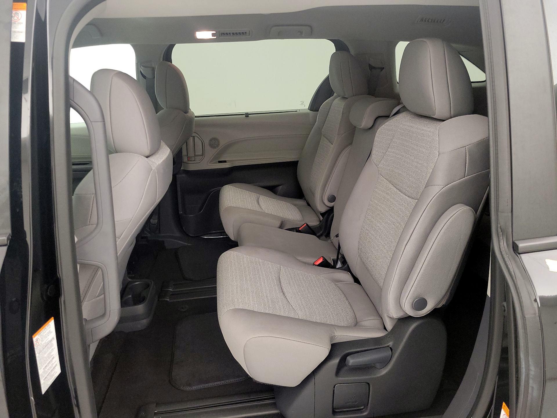 Thumbnail: 2024 Toyota Sienna - 19