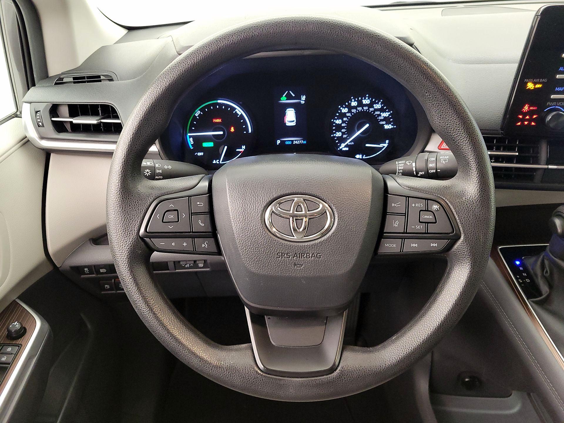 Thumbnail: 2024 Toyota Sienna - 10