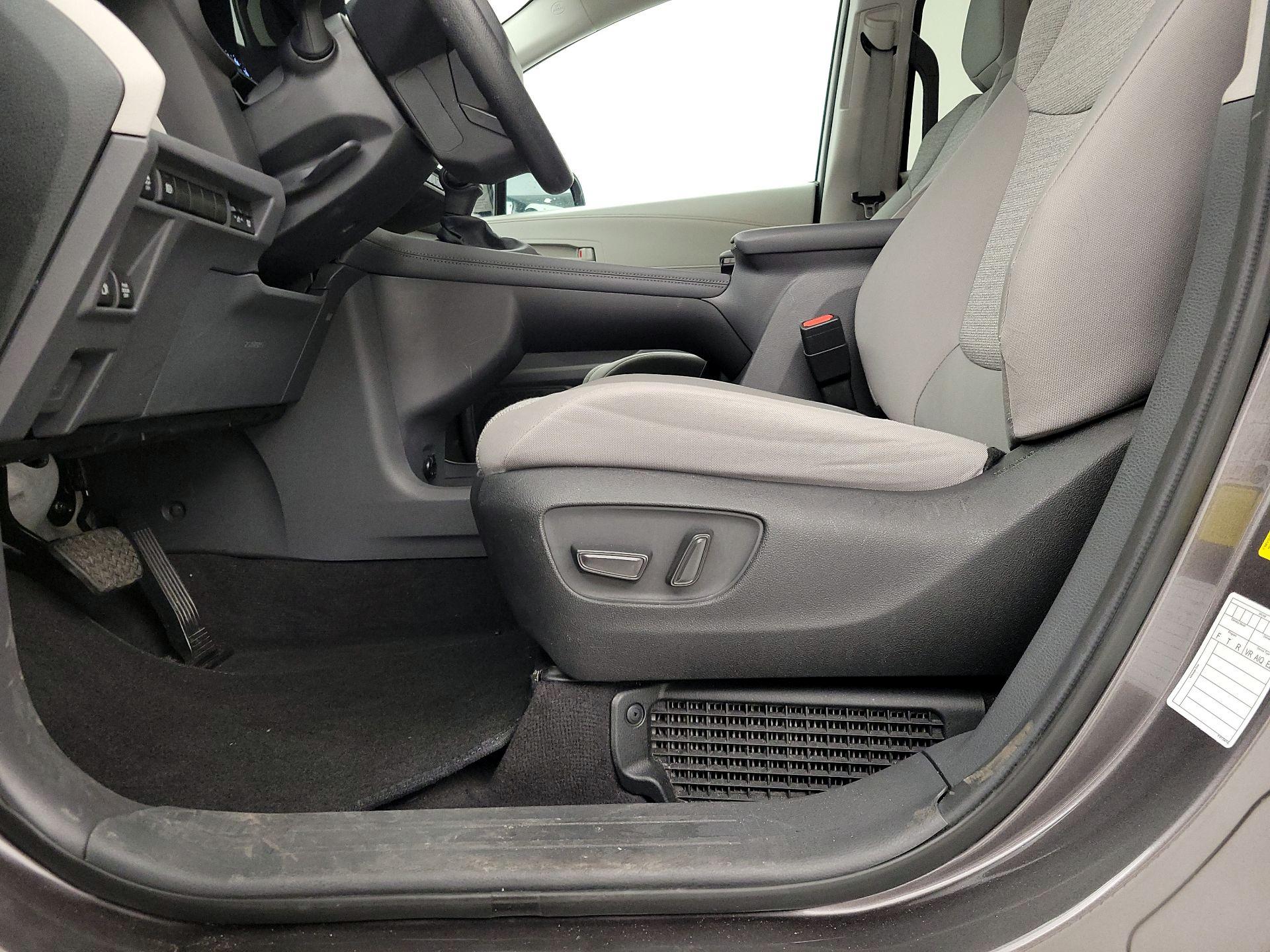 Thumbnail: 2024 Toyota Sienna - 11